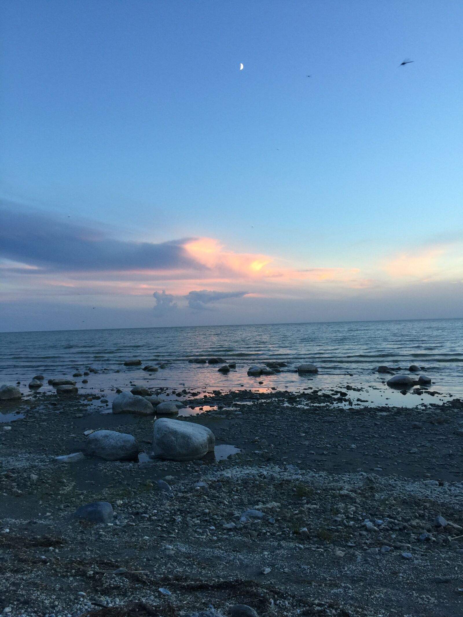 iPhone 6 Plus back camera 4.15mm f/2.2 sample photo. Beach, clouds, sunset photography