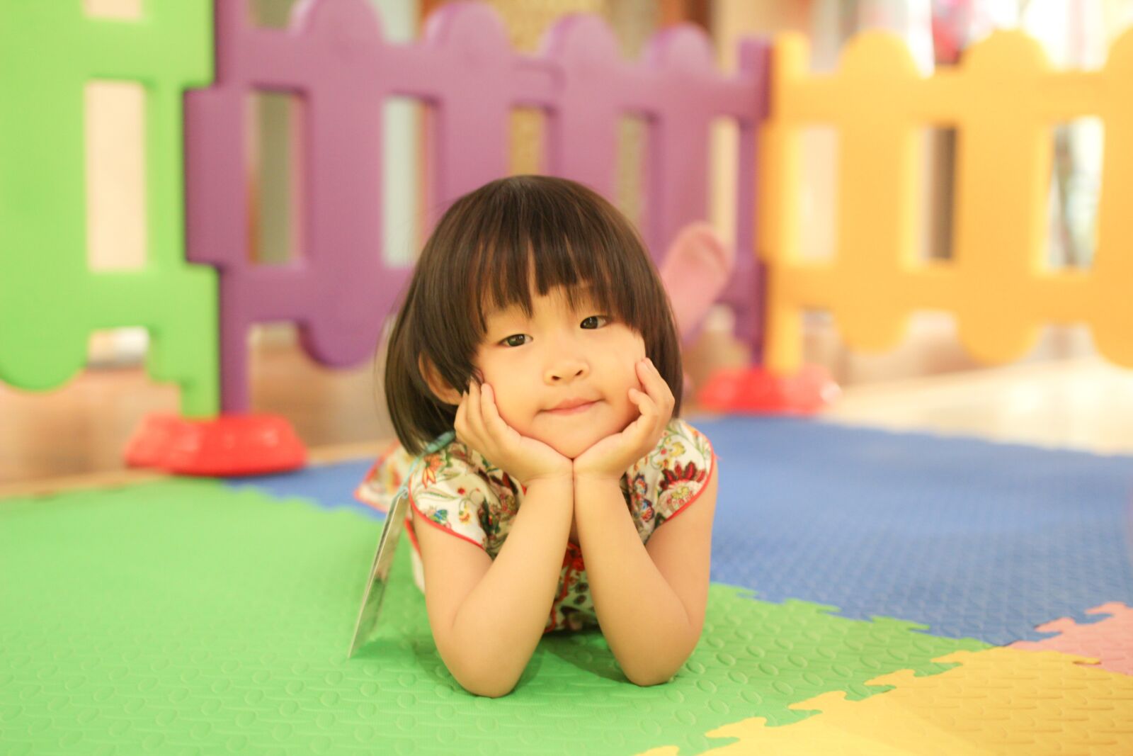Canon EOS 60D sample photo. Child, indoor, original photography
