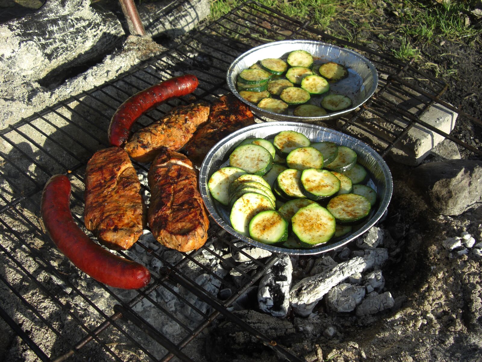 CASIO EX-Z1200 sample photo. Grilling, meat, eat photography