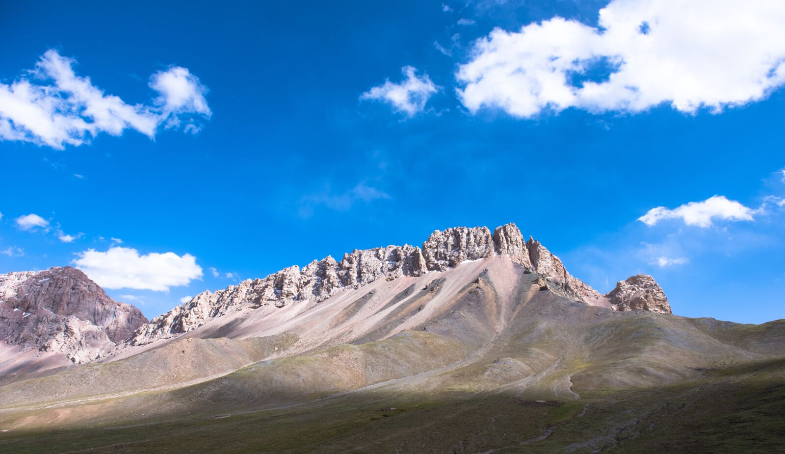 Nikon D810 sample photo. The mountains, blue sky photography