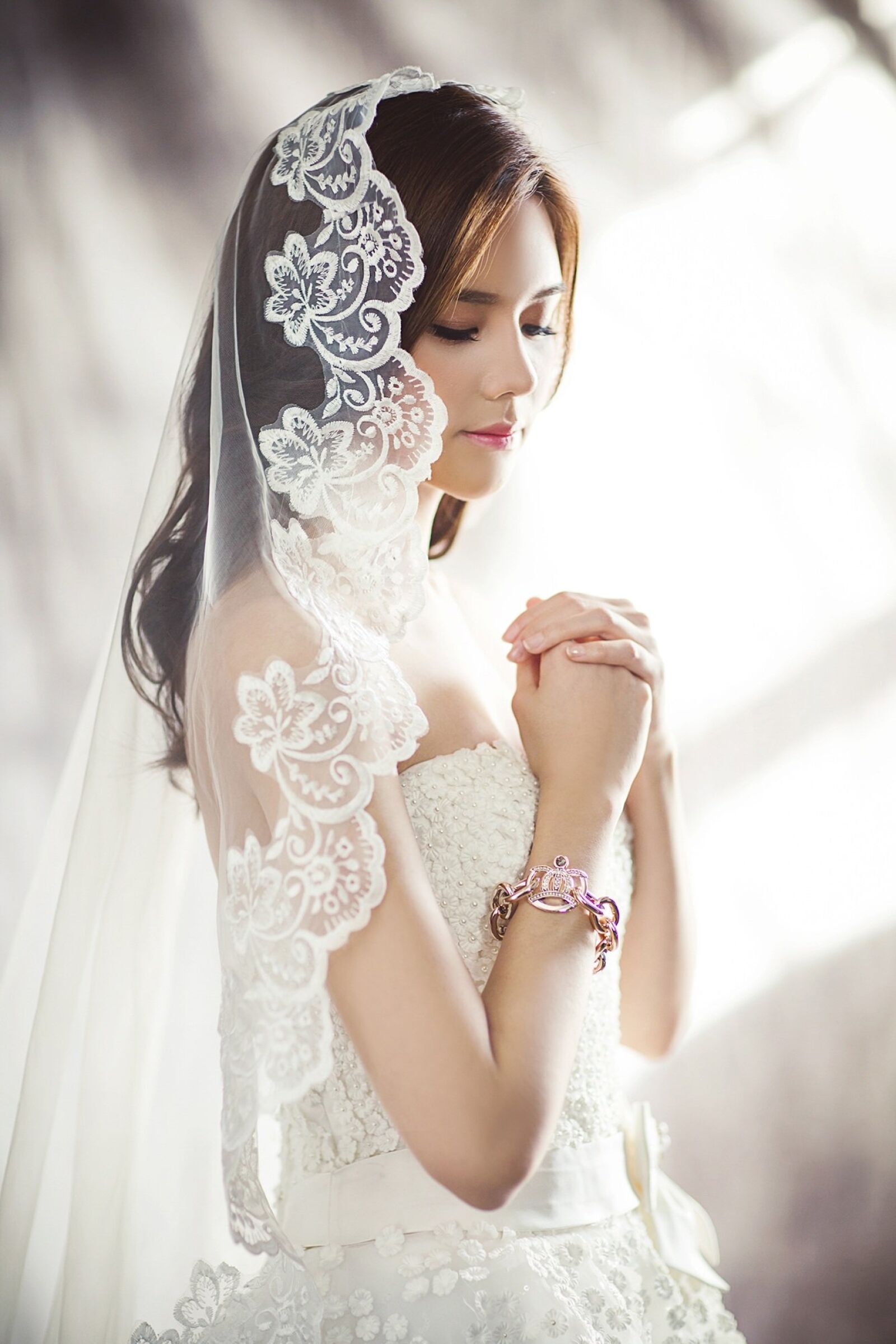 Canon EF 85mm F1.2L II USM sample photo. Wedding dresses, fashion, bride photography