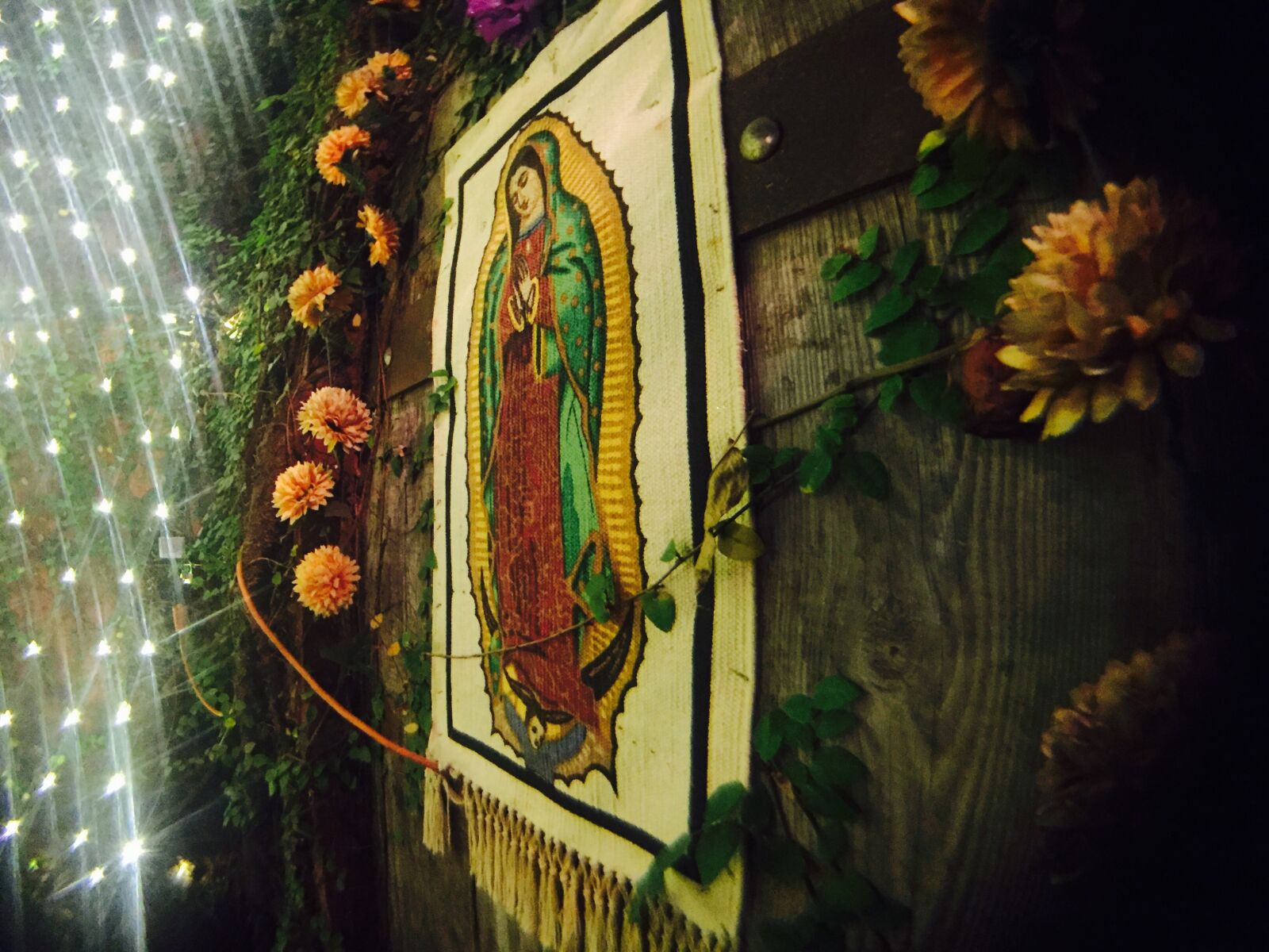 iPhone 6 back camera 4.15mm f/2.2 sample photo. Religion, virgen photography