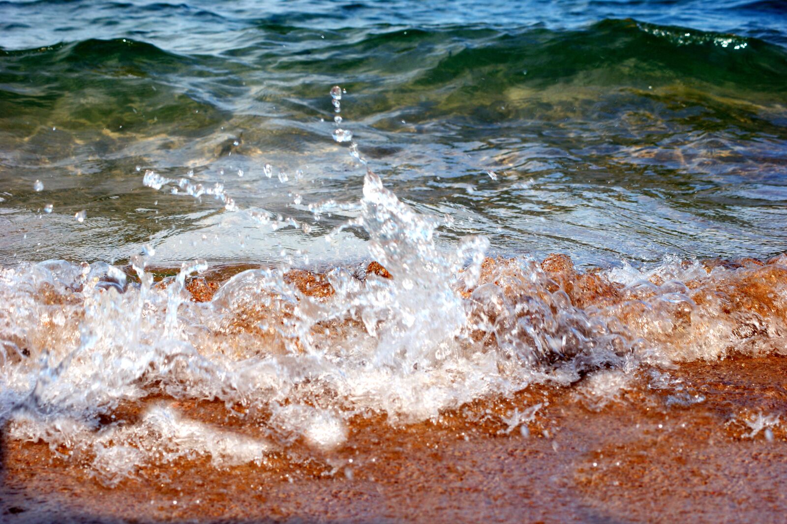 Sony Alpha DSLR-A380 sample photo. Wave, near the coast photography