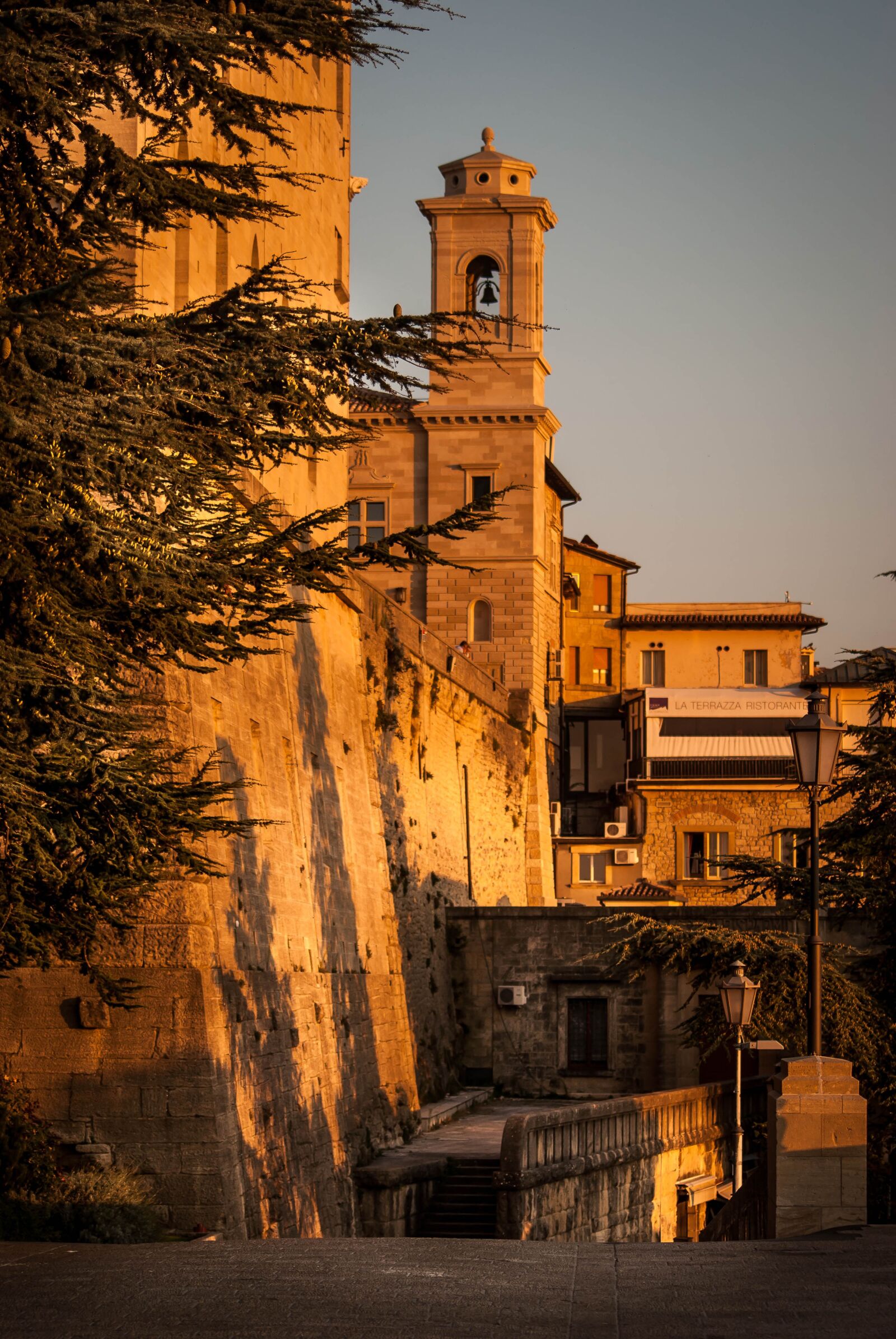 Nikon D60 sample photo. San marino, wall, castle photography
