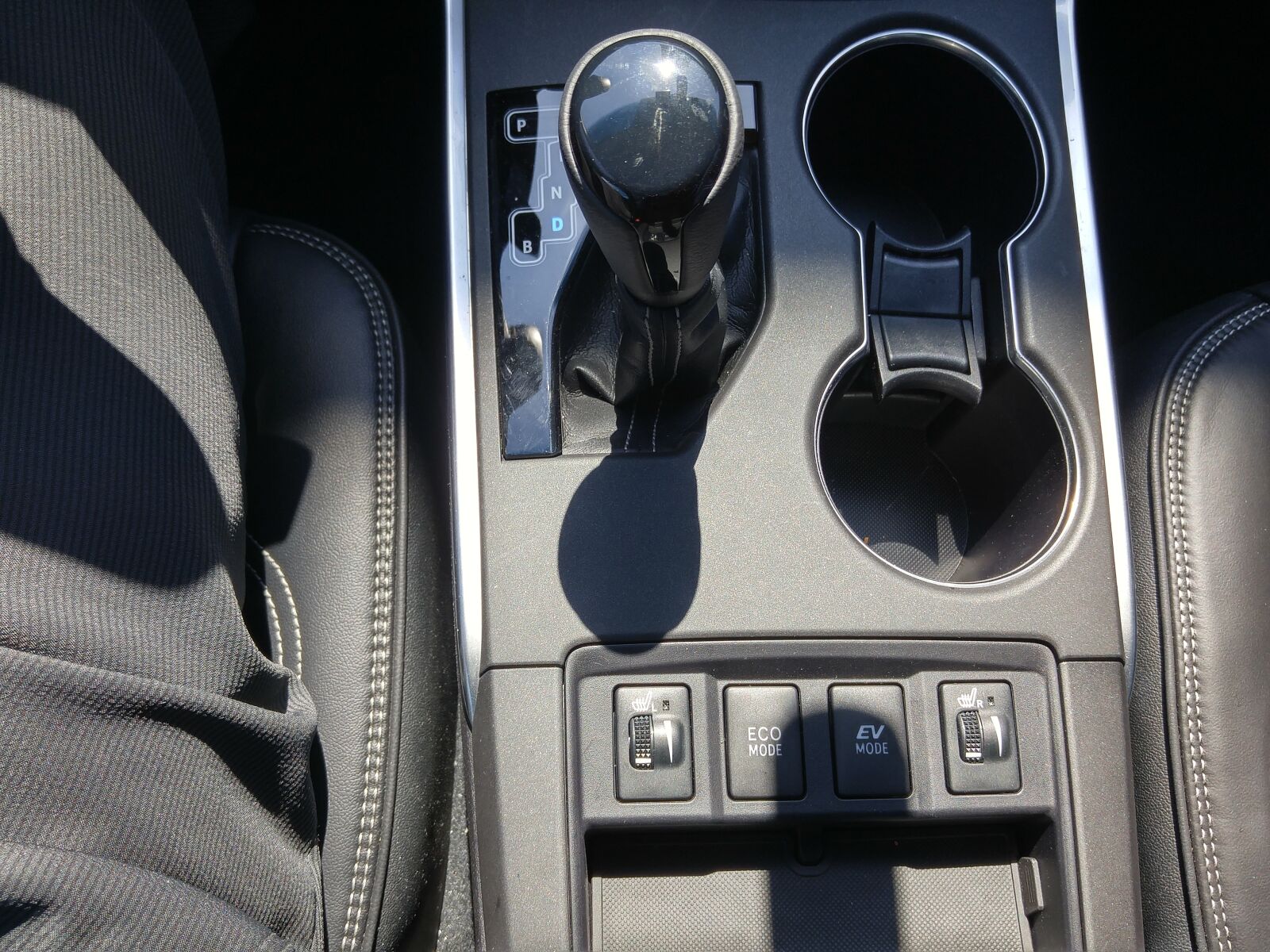 LG G4 sample photo. Car, gearbox, toyota photography