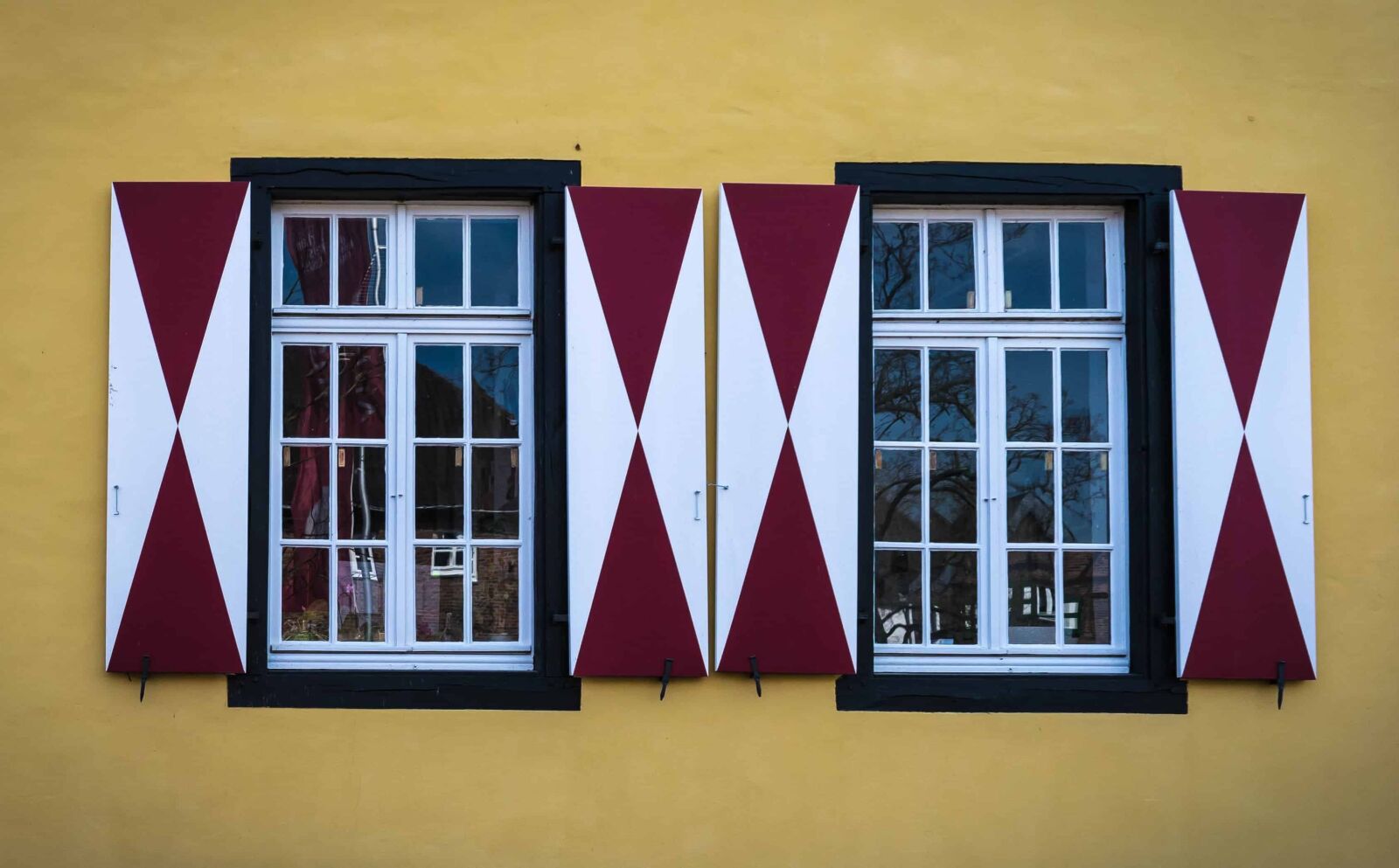 Nikon D3300 sample photo. Window, wall, glass, house photography