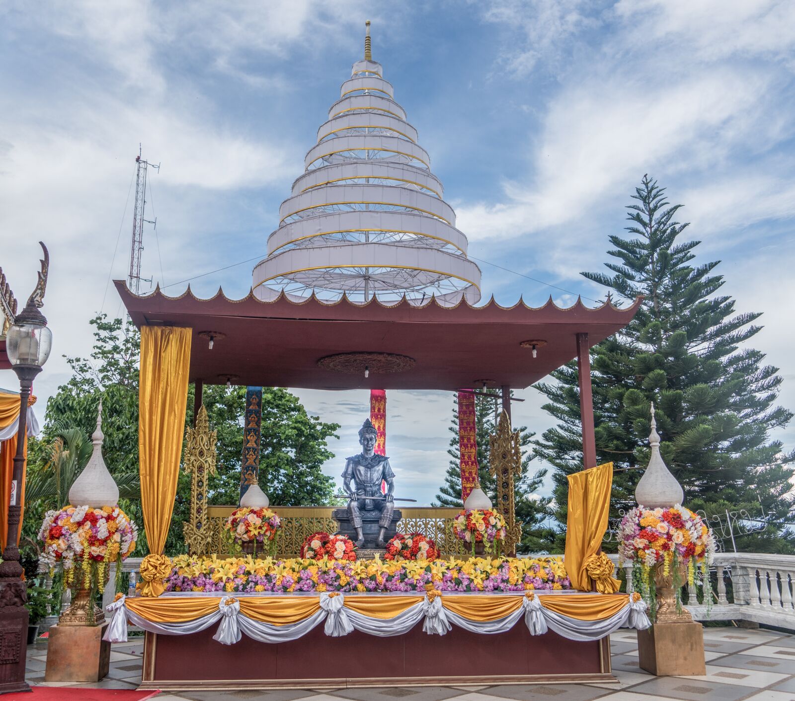 Sony a7R II + Sony FE 24-240mm F3.5-6.3 OSS sample photo. Monument, chiang mai, thailand photography