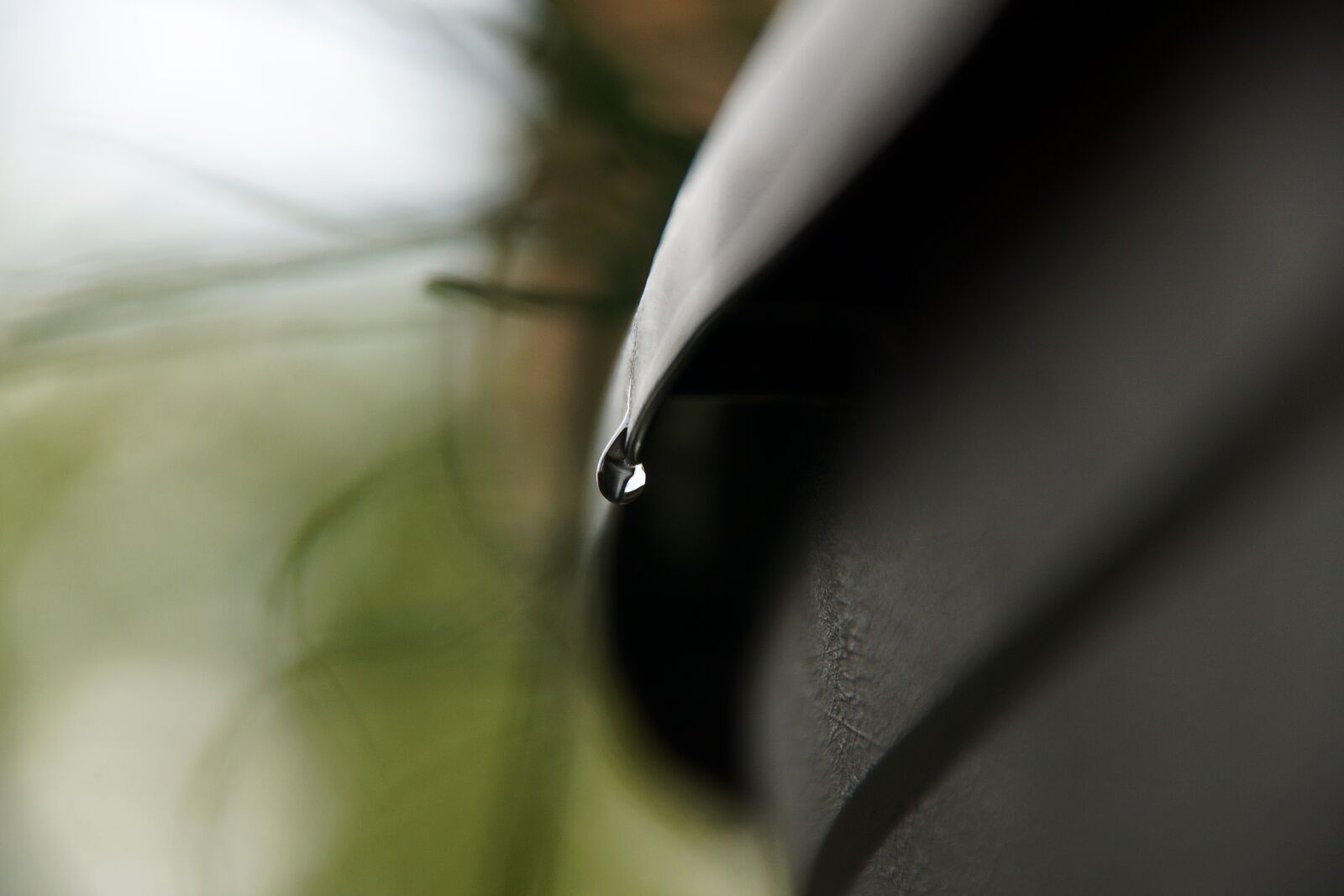 Sony ILCA-77M2 + DT 18-270mm F3.5-6.3 SSM sample photo. Drip, water, drop of photography