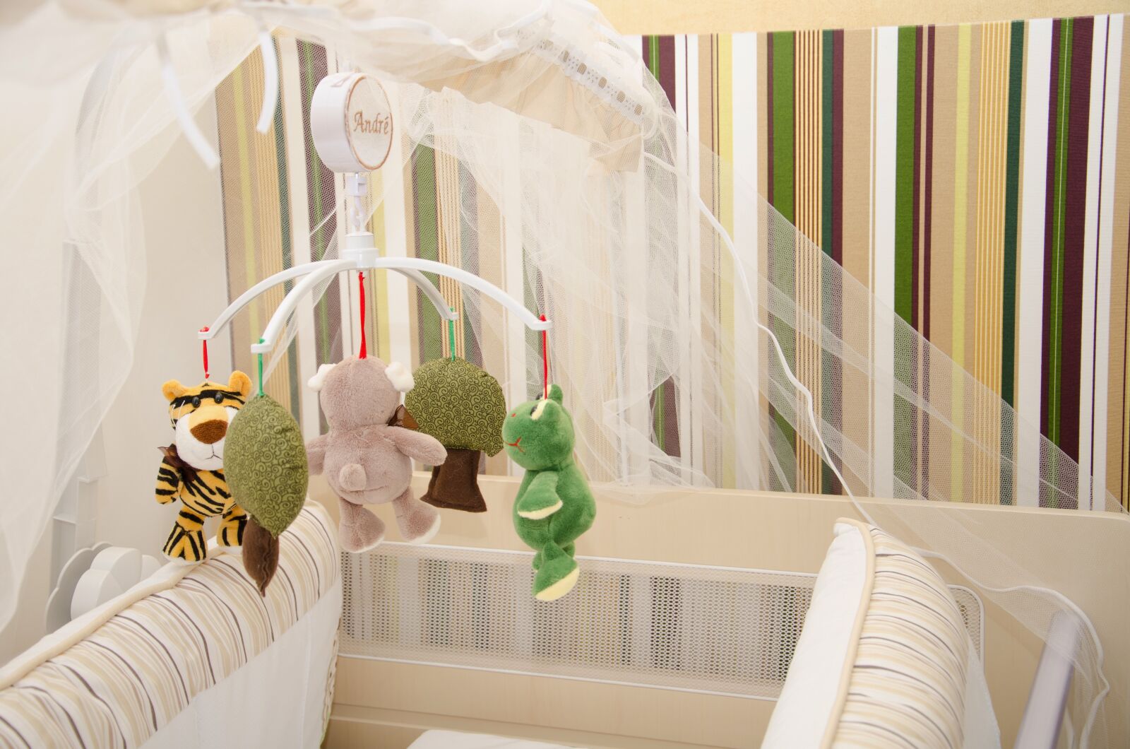 Nikon D7000 sample photo. Mobile forest, cradle, room photography