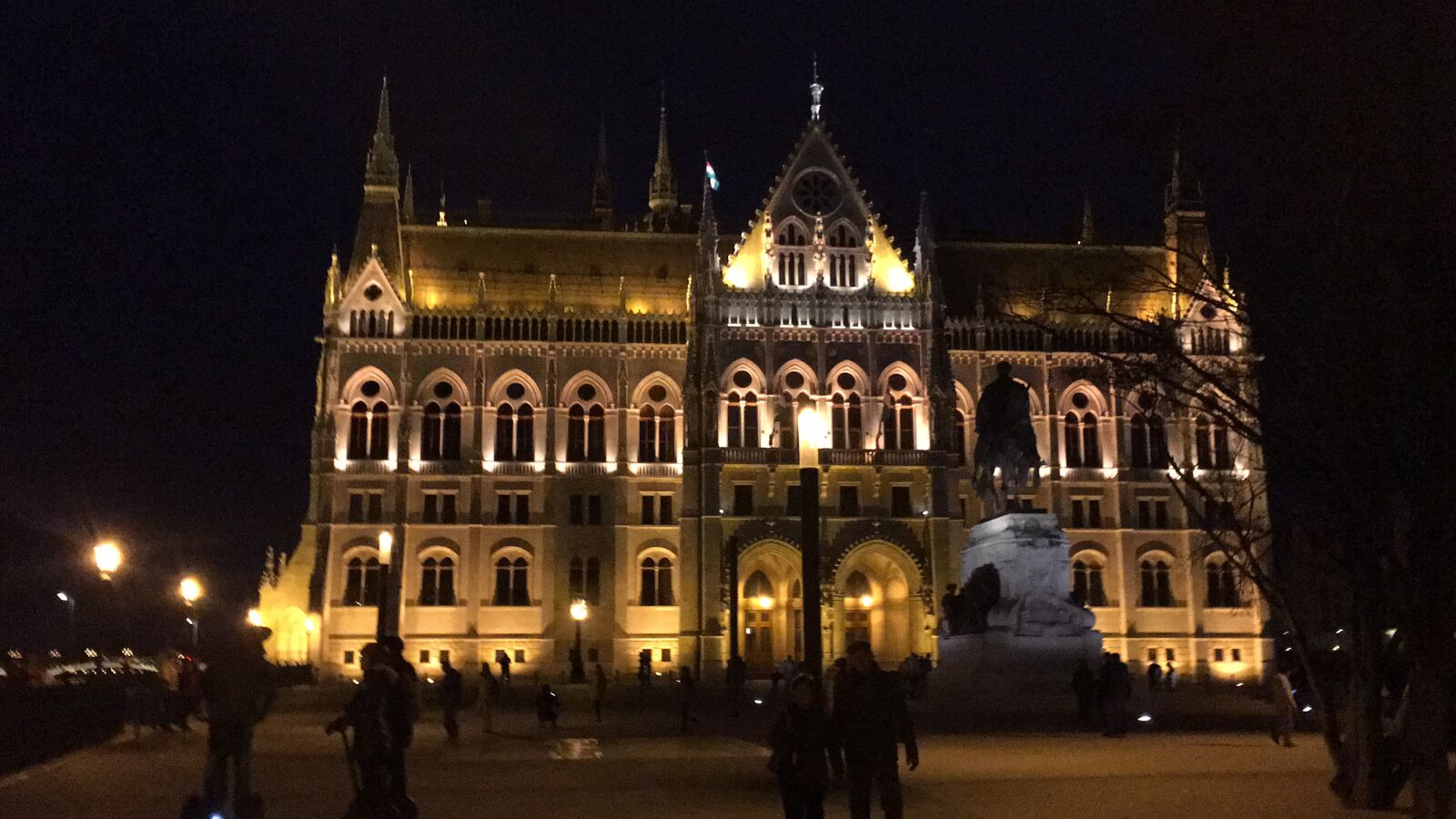 iPhone 6s Plus back camera 4.15mm f/2.2 sample photo. Parliament, budapest, hungary photography