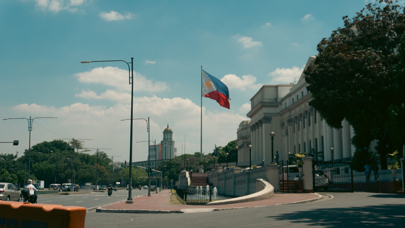 Sony E 16-50mm F3.5-5.6 PZ OSS sample photo. National museum of fine photography