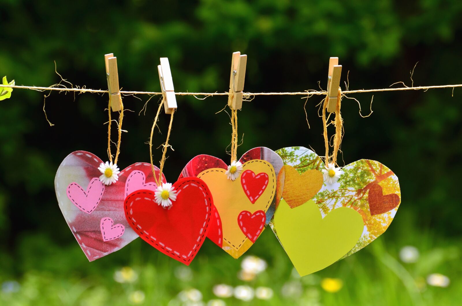 Nikon D5100 sample photo. Heart, rope, clothespin, romance photography
