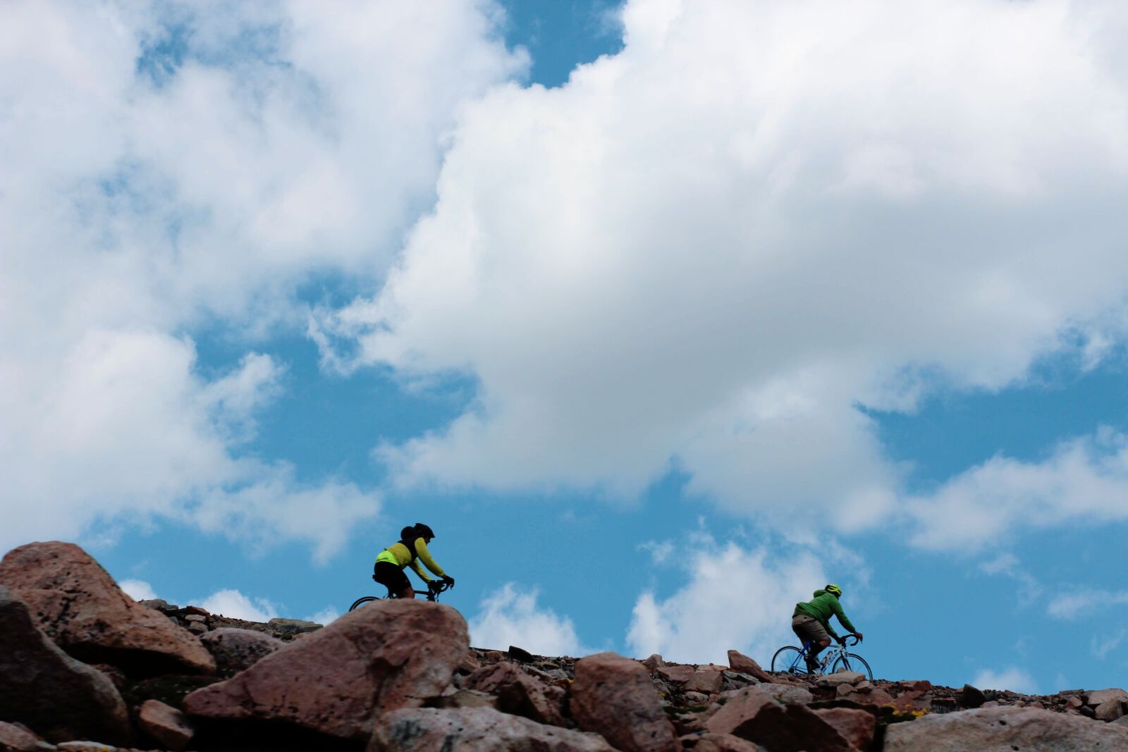 Canon EOS 700D (EOS Rebel T5i / EOS Kiss X7i) sample photo. Cyclists, mountain, bicycle photography