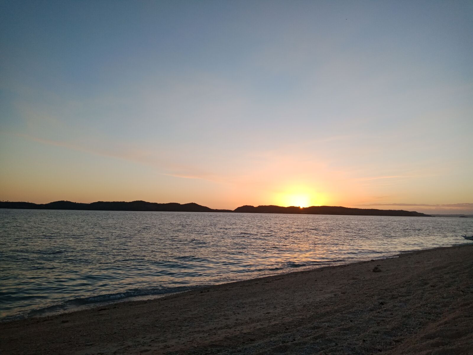 OPPO F5 sample photo. Sunrise, beach sunrise, island photography
