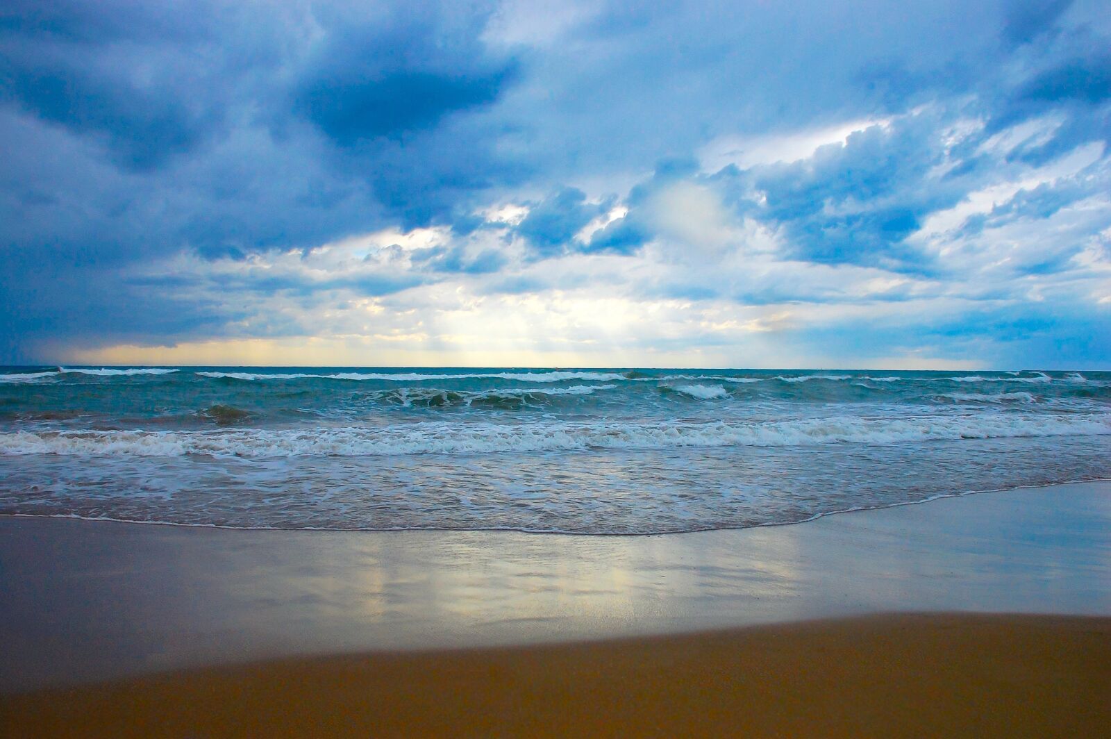 Nikon D40 + Tamron AF 18-270mm F3.5-6.3 Di II VC LD Aspherical (IF) MACRO sample photo. Seascape, beautiful coast, sandy photography