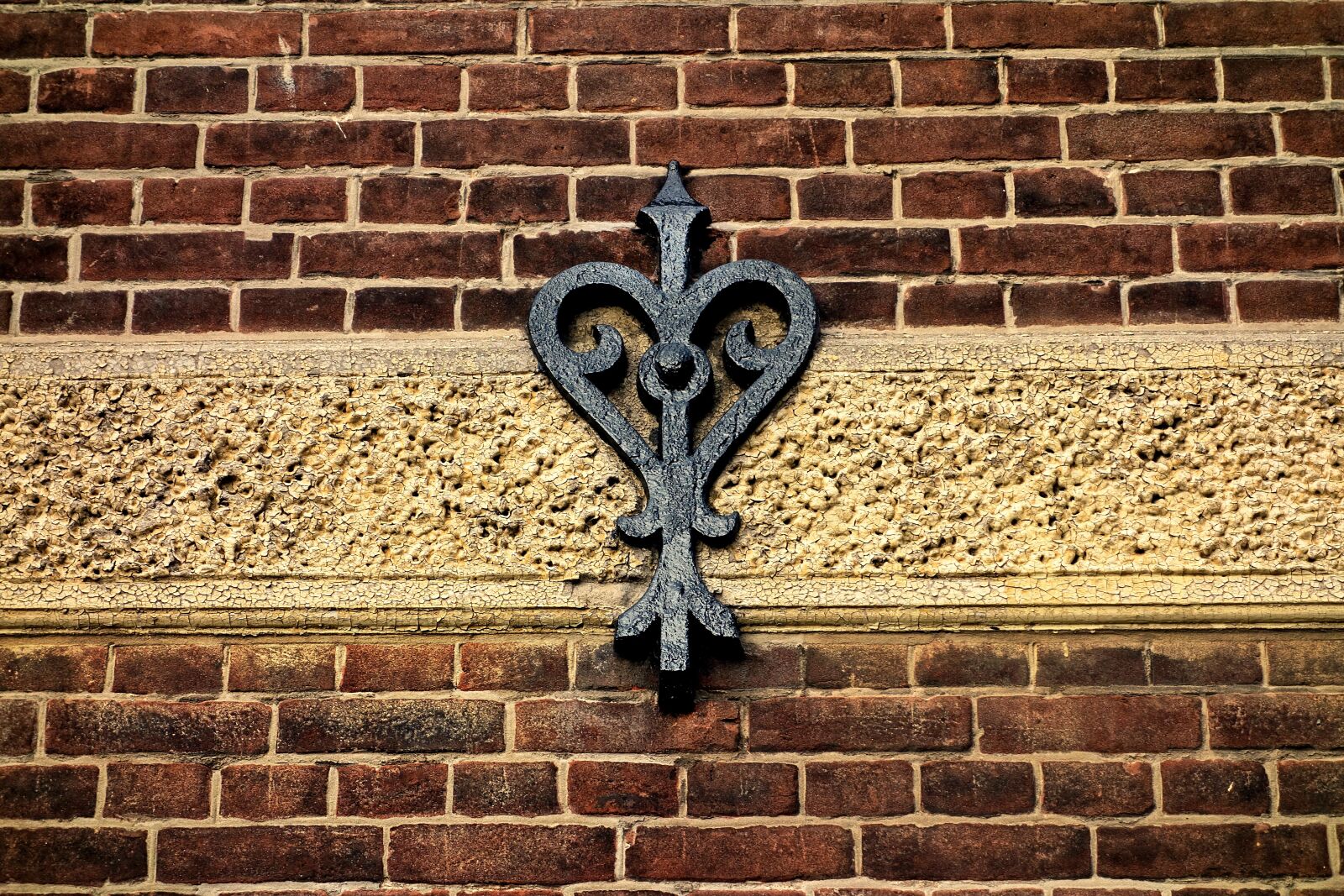 Sony Cyber-shot DSC-RX100 sample photo. Wall, brick wall, ornament photography