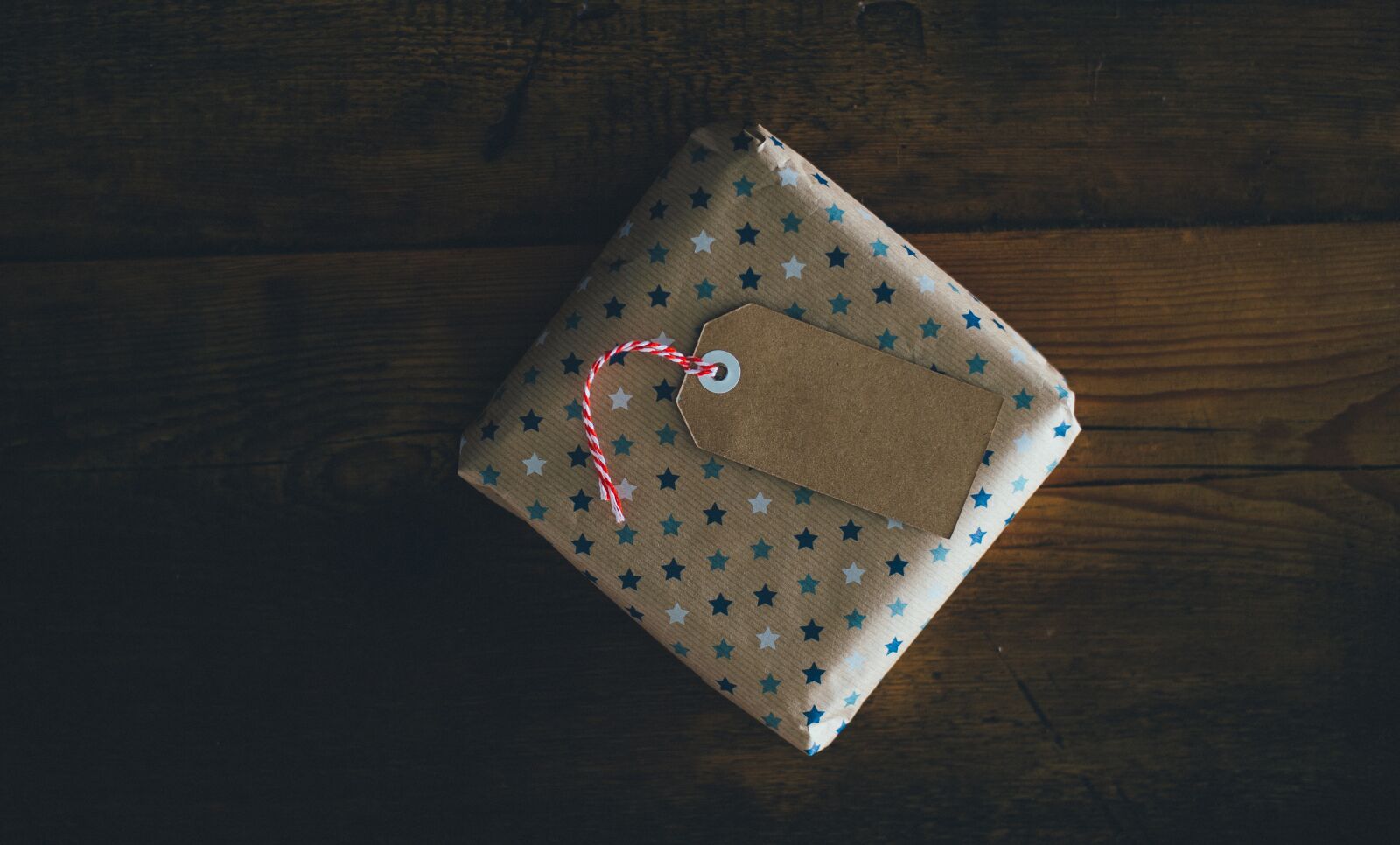 Nikon D4S sample photo. Card, gift, gift wrap photography