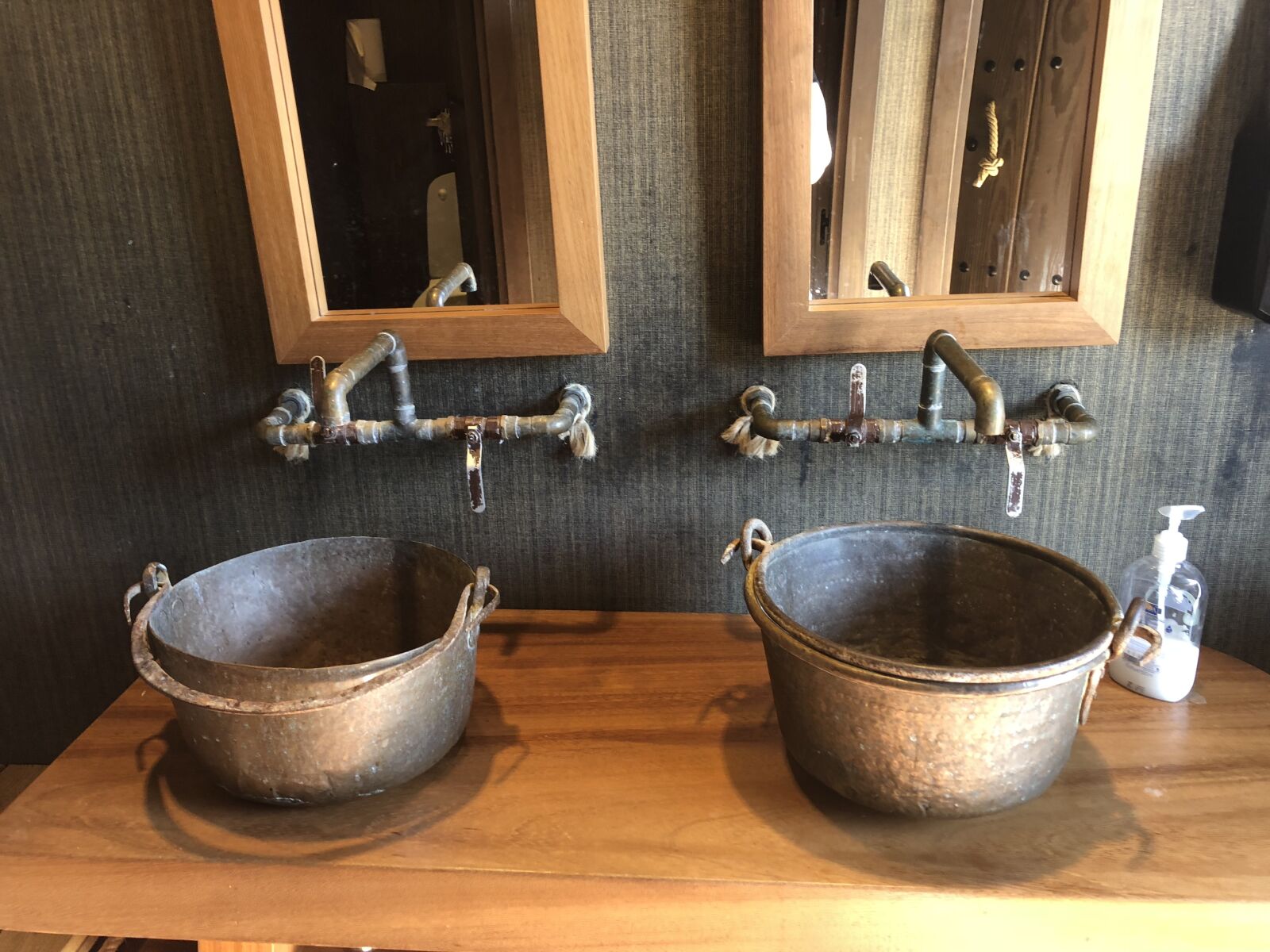 iPhone 8 back camera 3.99mm f/1.8 sample photo. Tap, sink, health photography