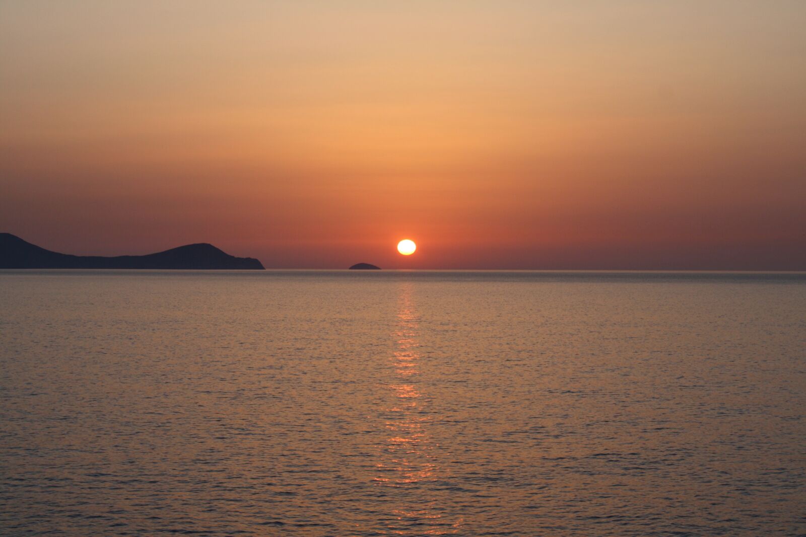 Canon EOS 1000D (EOS Digital Rebel XS / EOS Kiss F) sample photo. Sunrise, dia island, crete photography