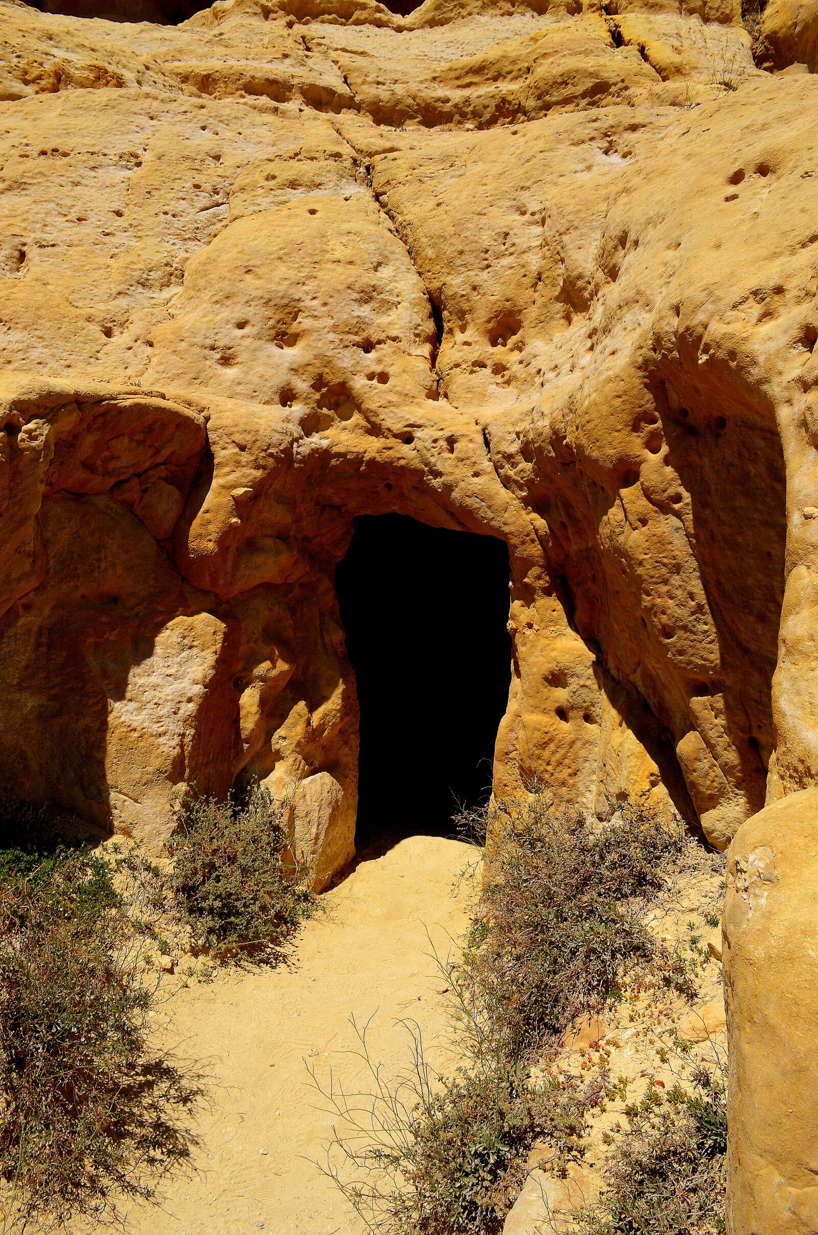 Nikon D5100 sample photo. Cave, tomb cave, crete photography