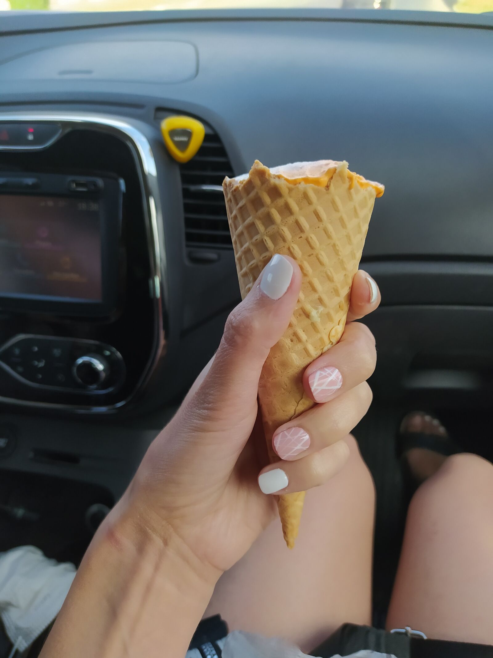 Xiaomi Redmi Note 8T sample photo. Ice cream, nail, manicure photography