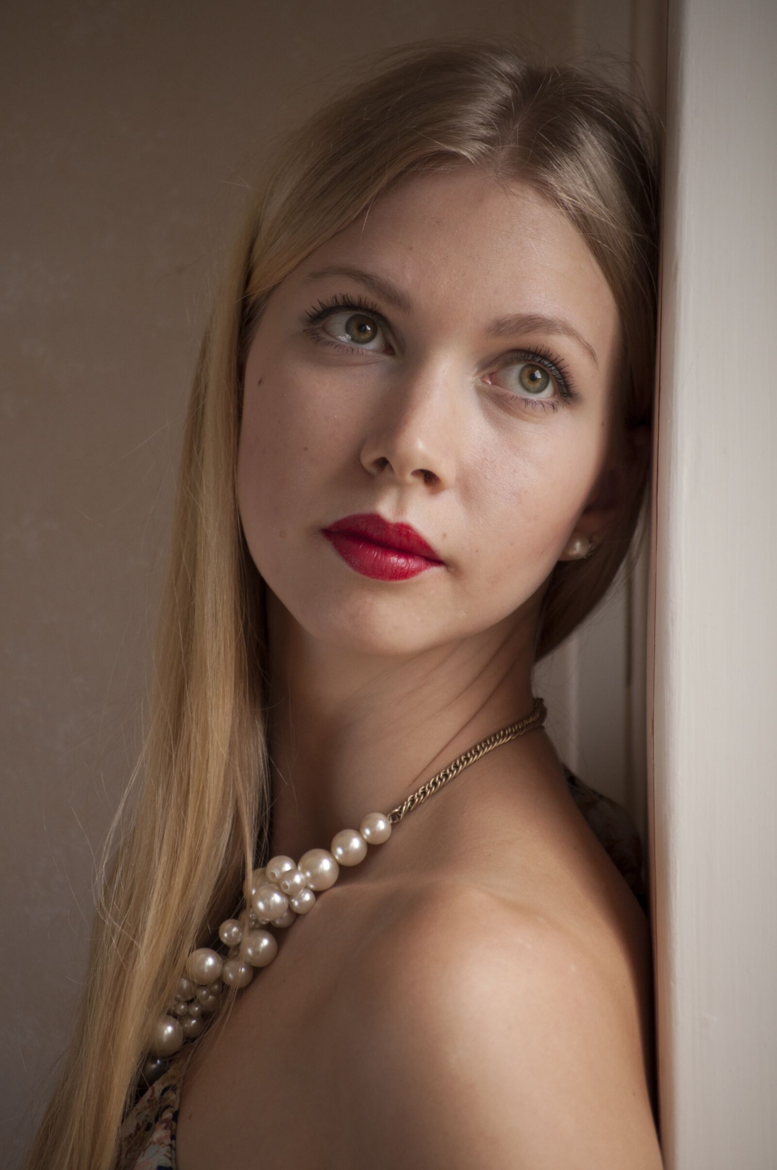 Nikon D5000 sample photo. Portrait, woman, fashion photography