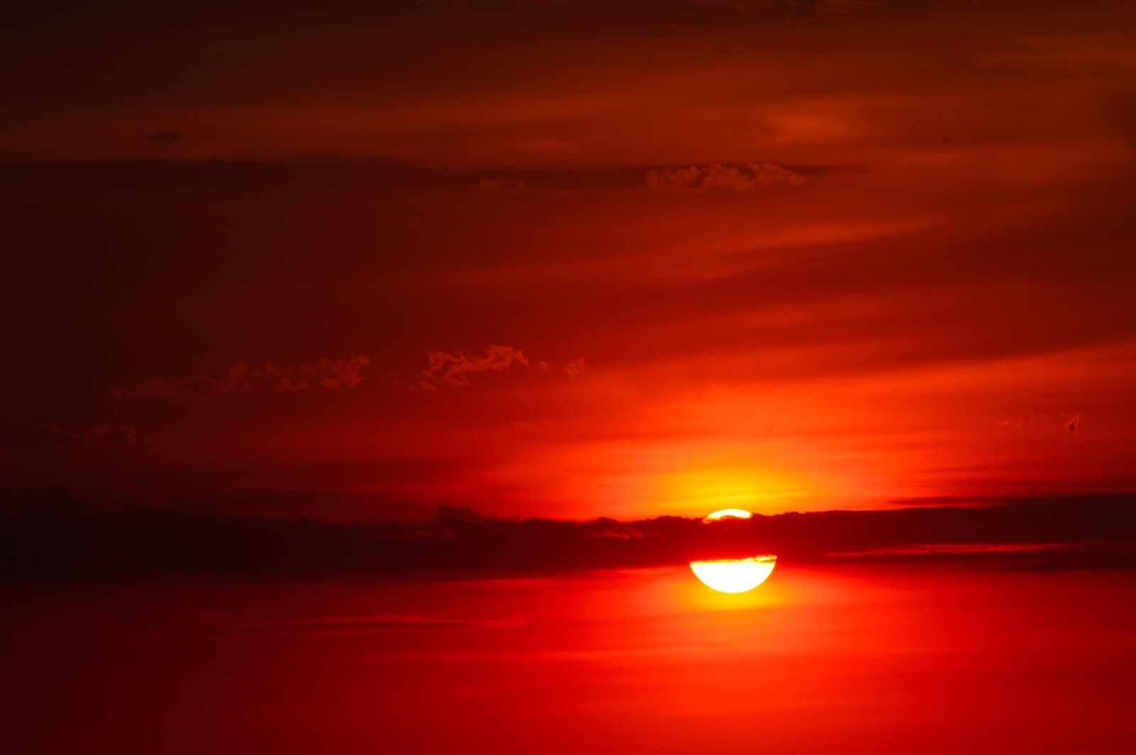 Nikon D3200 sample photo. Sunset, deep red, landscape photography