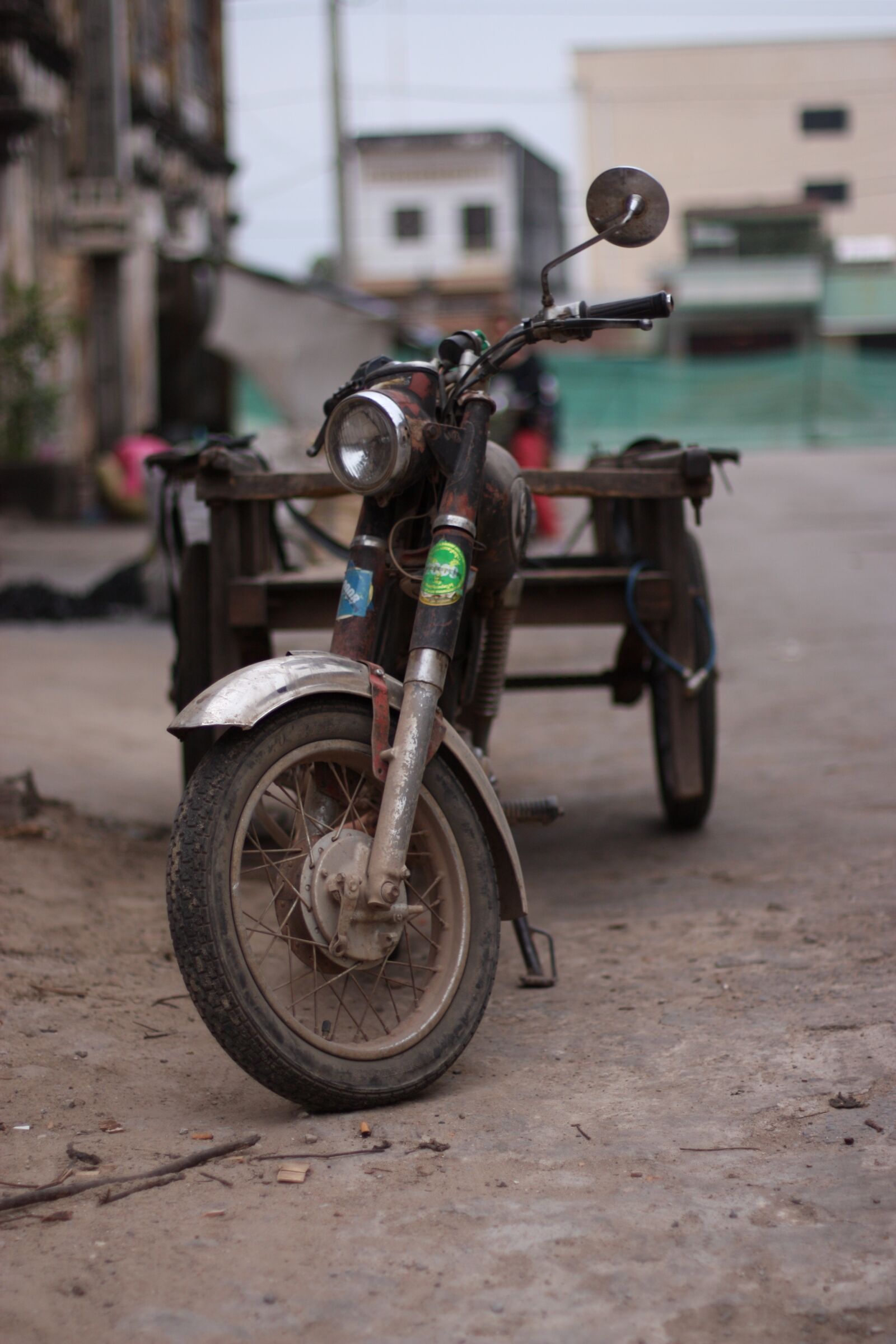 Canon EOS 450D (EOS Rebel XSi / EOS Kiss X2) sample photo. Motorbike, cambodia, transport photography