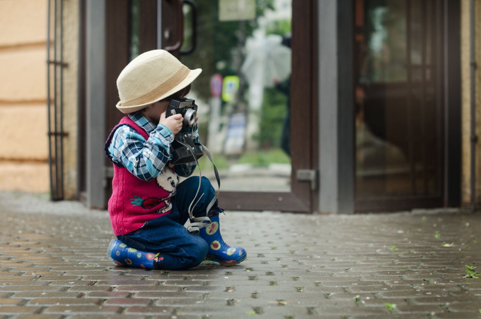 Nikon D5100 sample photo. Camera, boy, hat photography