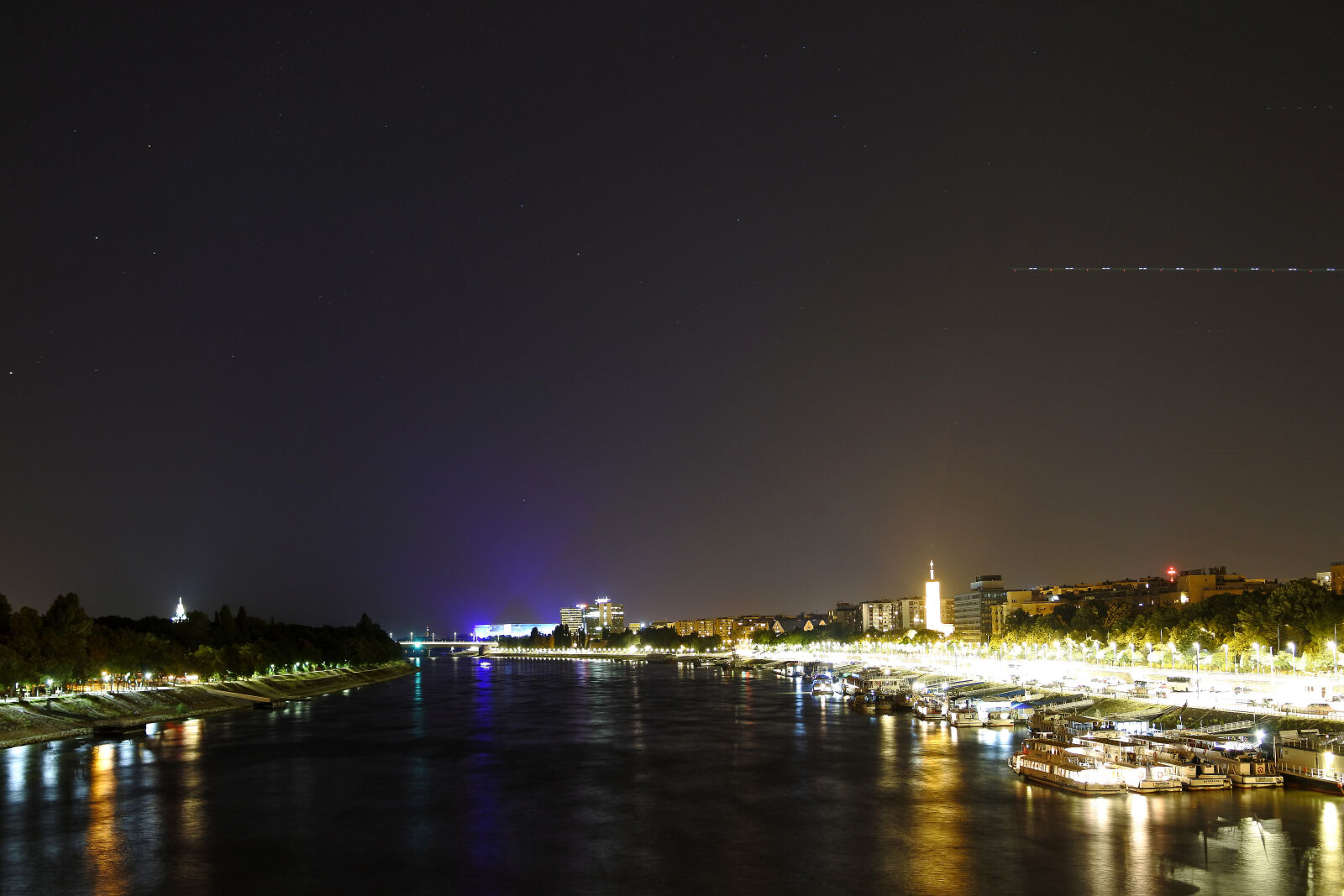 Nikon 1 Nikkor 18.5mm F1.8 sample photo. City, night photography