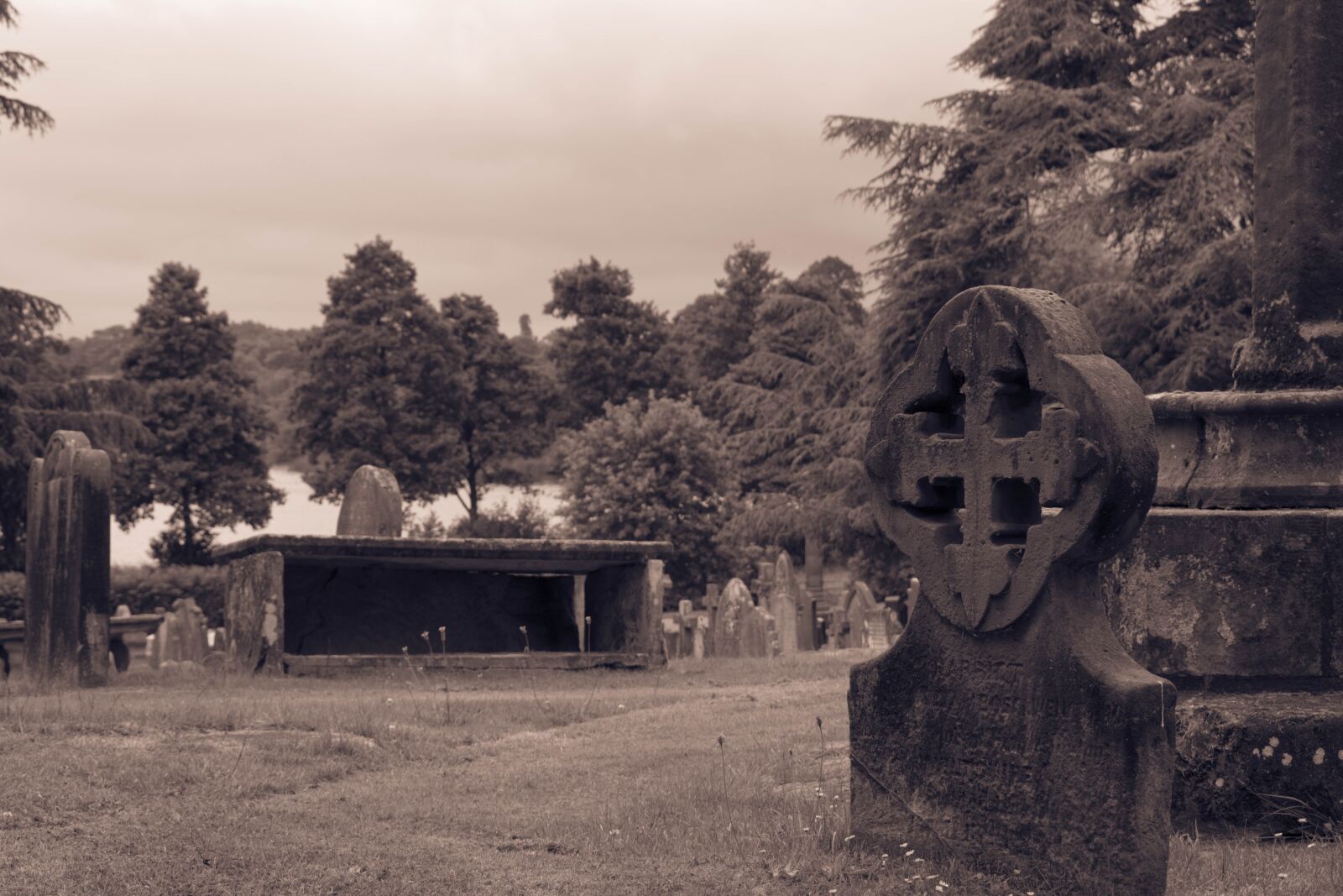 Nikon D5300 sample photo. Gravestone, church, churchyard photography