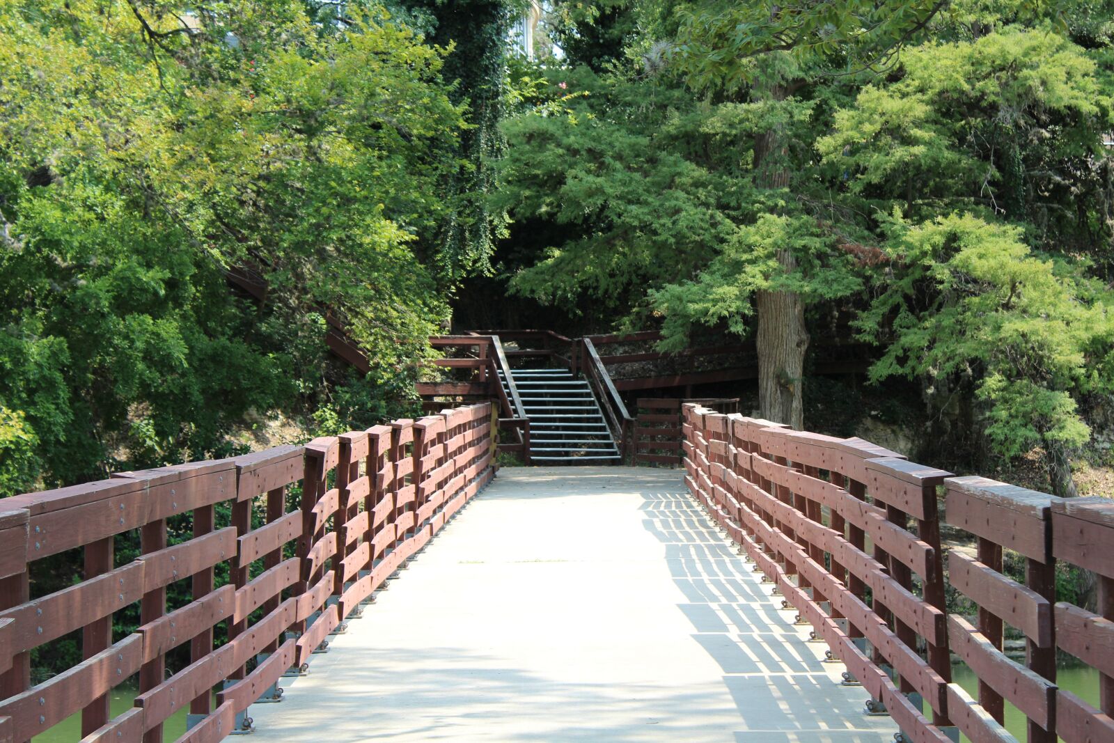 Canon EOS 1200D (EOS Rebel T5 / EOS Kiss X70 / EOS Hi) sample photo. River trail, guadalupe, bridge photography