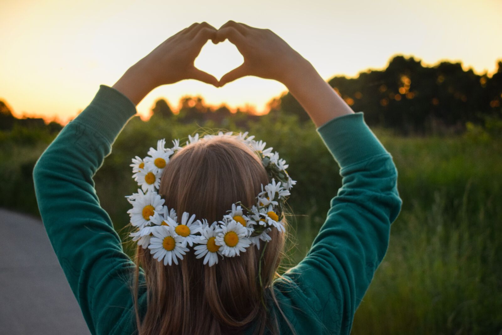 Nikon D5300 sample photo. Child, girl, flowers photography