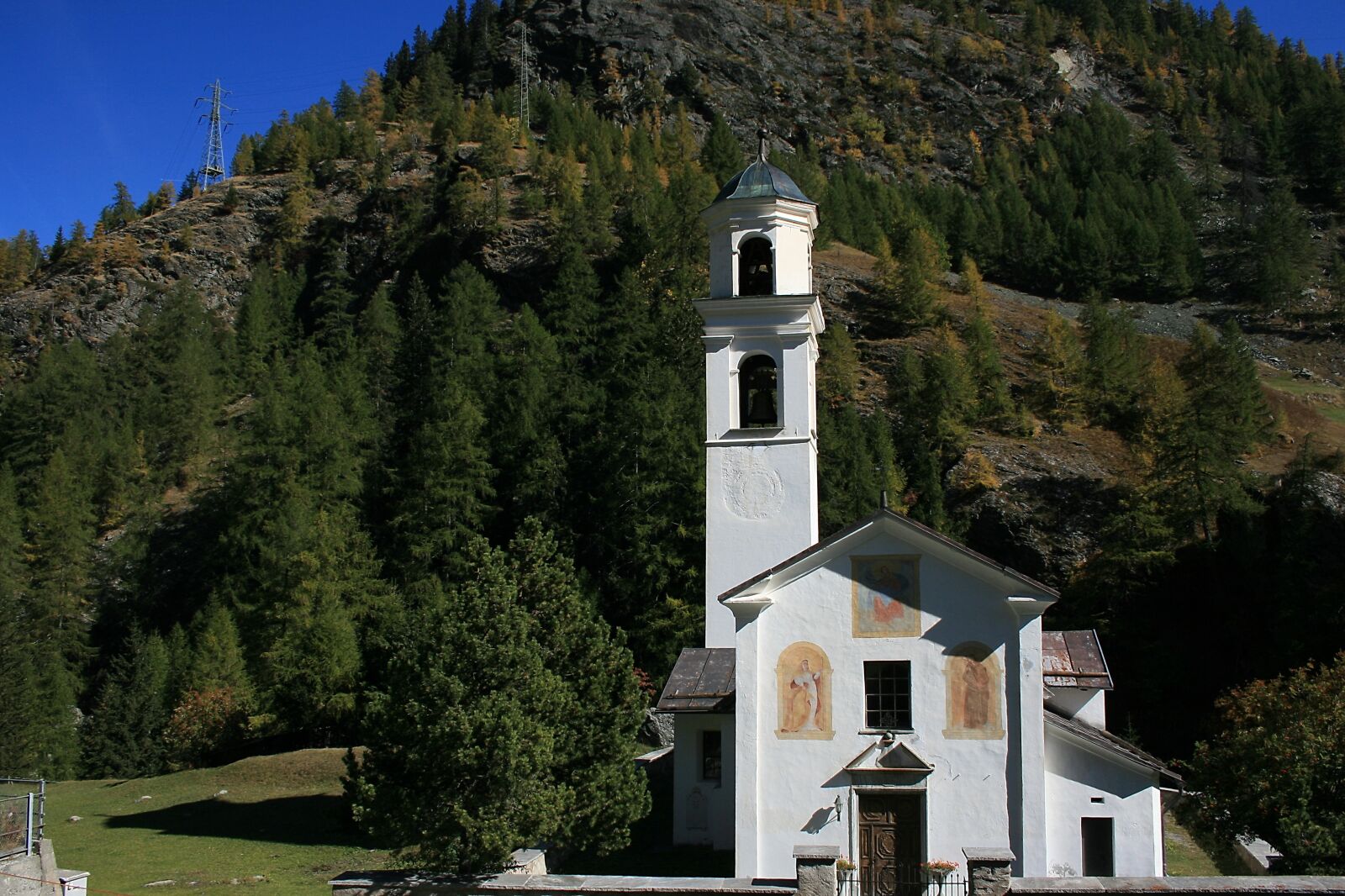 Canon EOS 400D (EOS Digital Rebel XTi / EOS Kiss Digital X) sample photo. Religion, church, near samedan photography