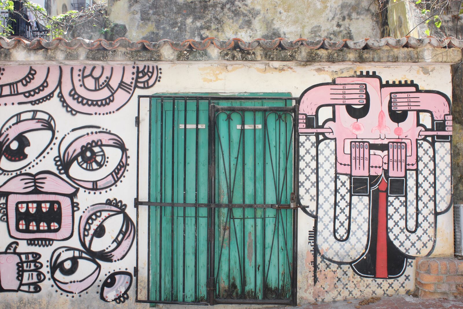 Canon EOS 550D (EOS Rebel T2i / EOS Kiss X4) sample photo. Graffiti, façade, havana photography
