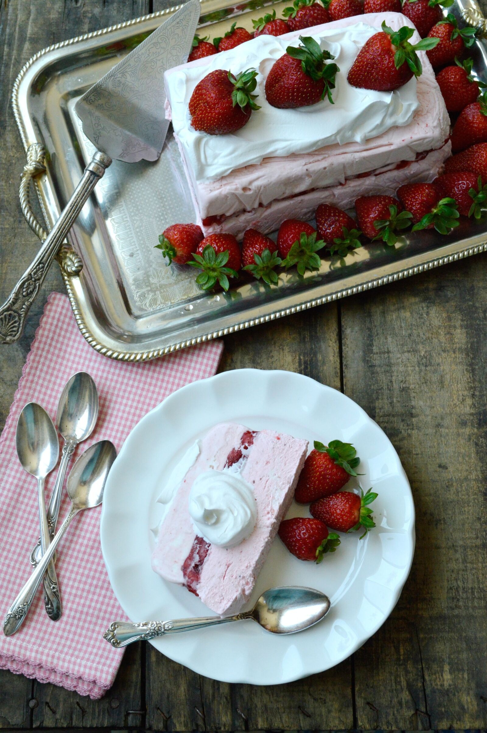 Nikon D3200 sample photo. Cheesecake, strawberries, food photography