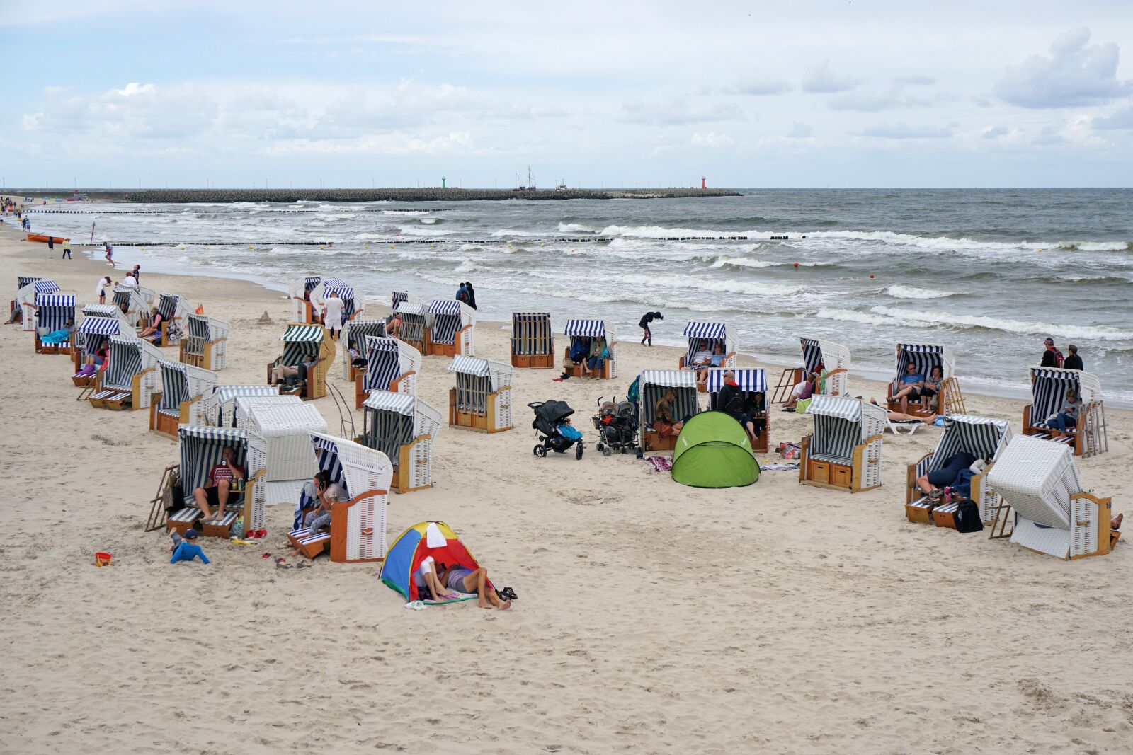 Sony a6000 sample photo. Beach chair, sand, beach photography
