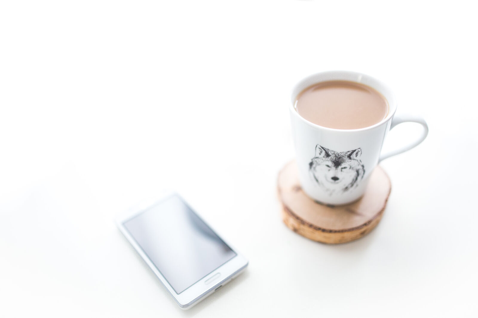 Canon EOS 6D + Sigma 35mm F1.4 DG HSM Art sample photo. White, desk, with, a photography