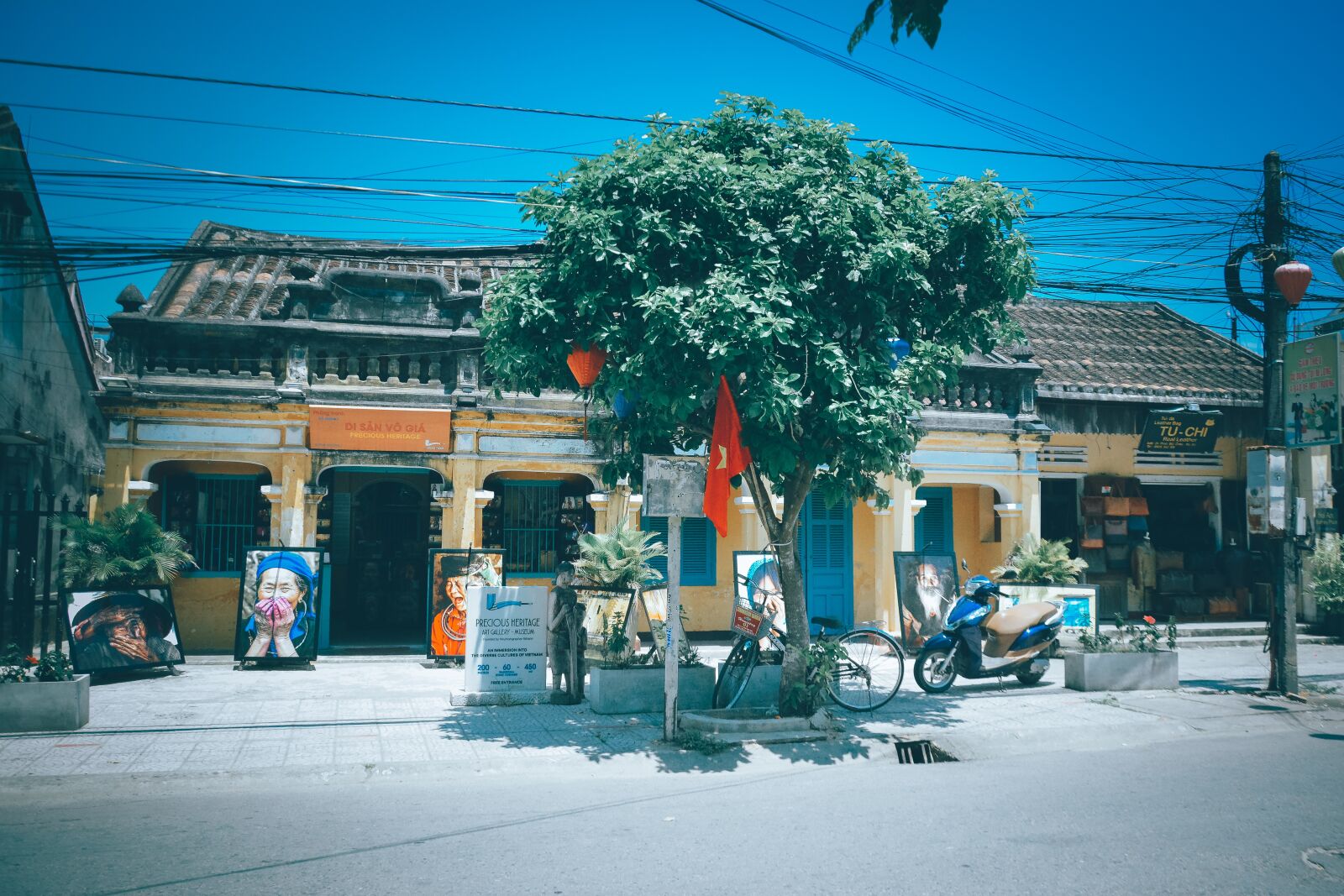 Nikon D7100 sample photo. City, home, neck photography