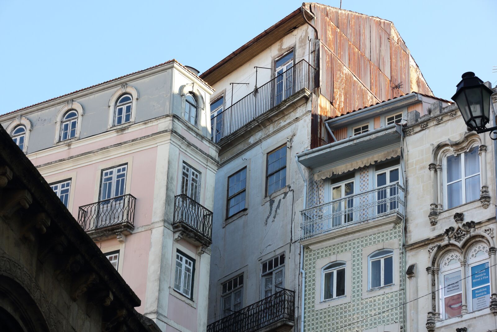 Canon EOS 550D (EOS Rebel T2i / EOS Kiss X4) sample photo. Portugal, coimbra, windows photography