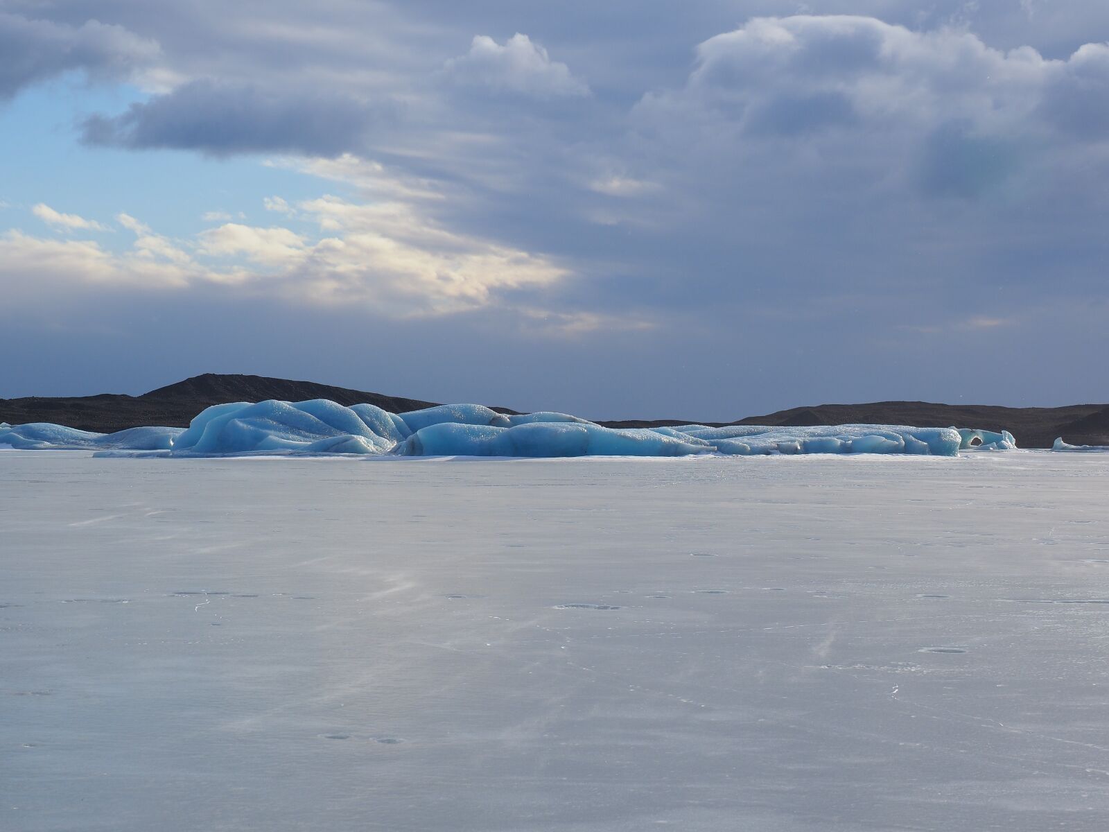 Olympus M.Zuiko Digital ED 12-100mm F4.0 IS Pro sample photo. Ice landscape, icefall, skaftafellsj photography