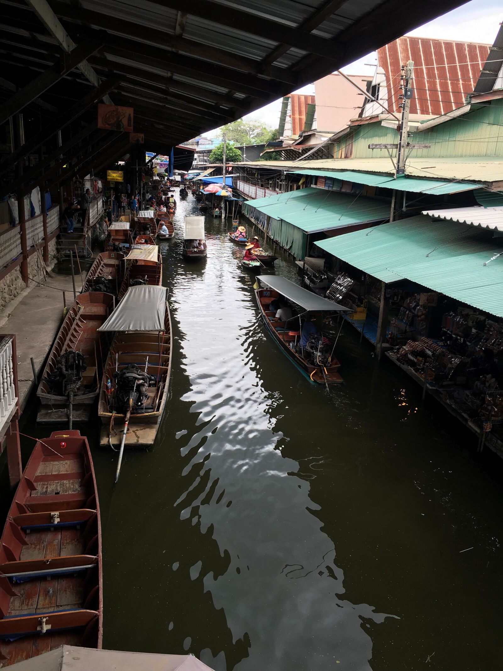Apple iPhone 6s sample photo. Boat, floating, market photography
