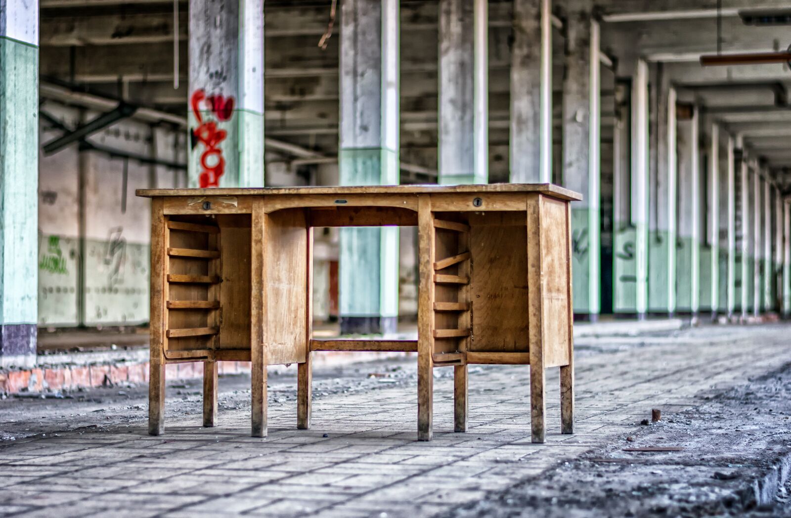 Nikon D3300 sample photo. Lost places, hall, columnar photography