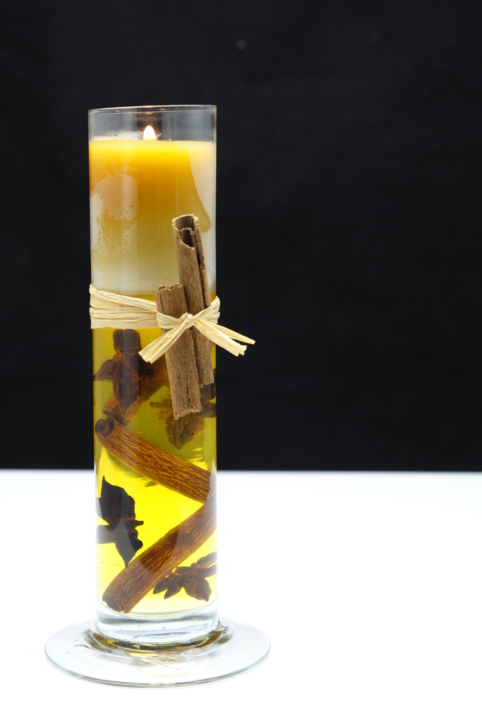Fujifilm XF 18-55mm F2.8-4 R LM OIS sample photo. Candle, scented candle, cinnamon photography