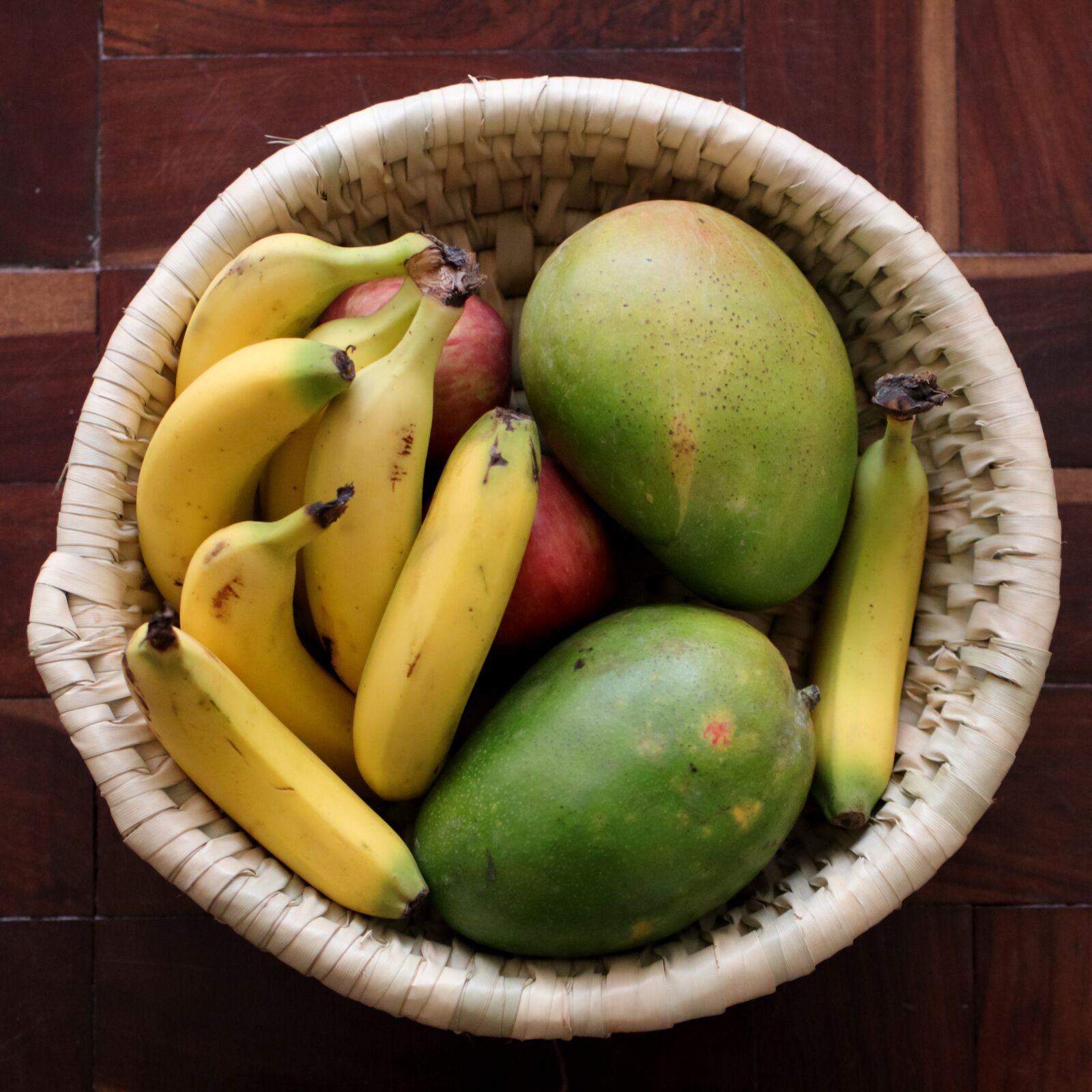 Canon EOS 80D + Tamron SP 45mm F1.8 Di VC USD sample photo. Fruits, mangoes, banana photography