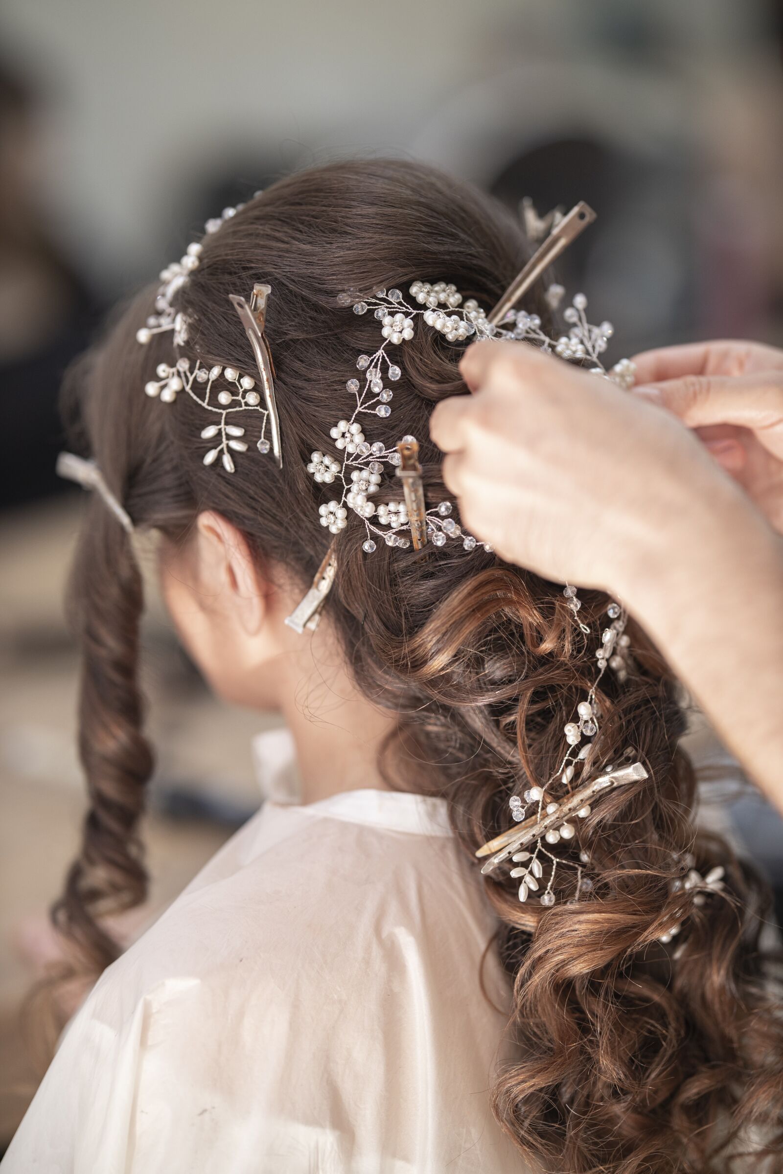Canon RF 85mm F1.2L USM sample photo. Bridal, hairdresser, hair photography
