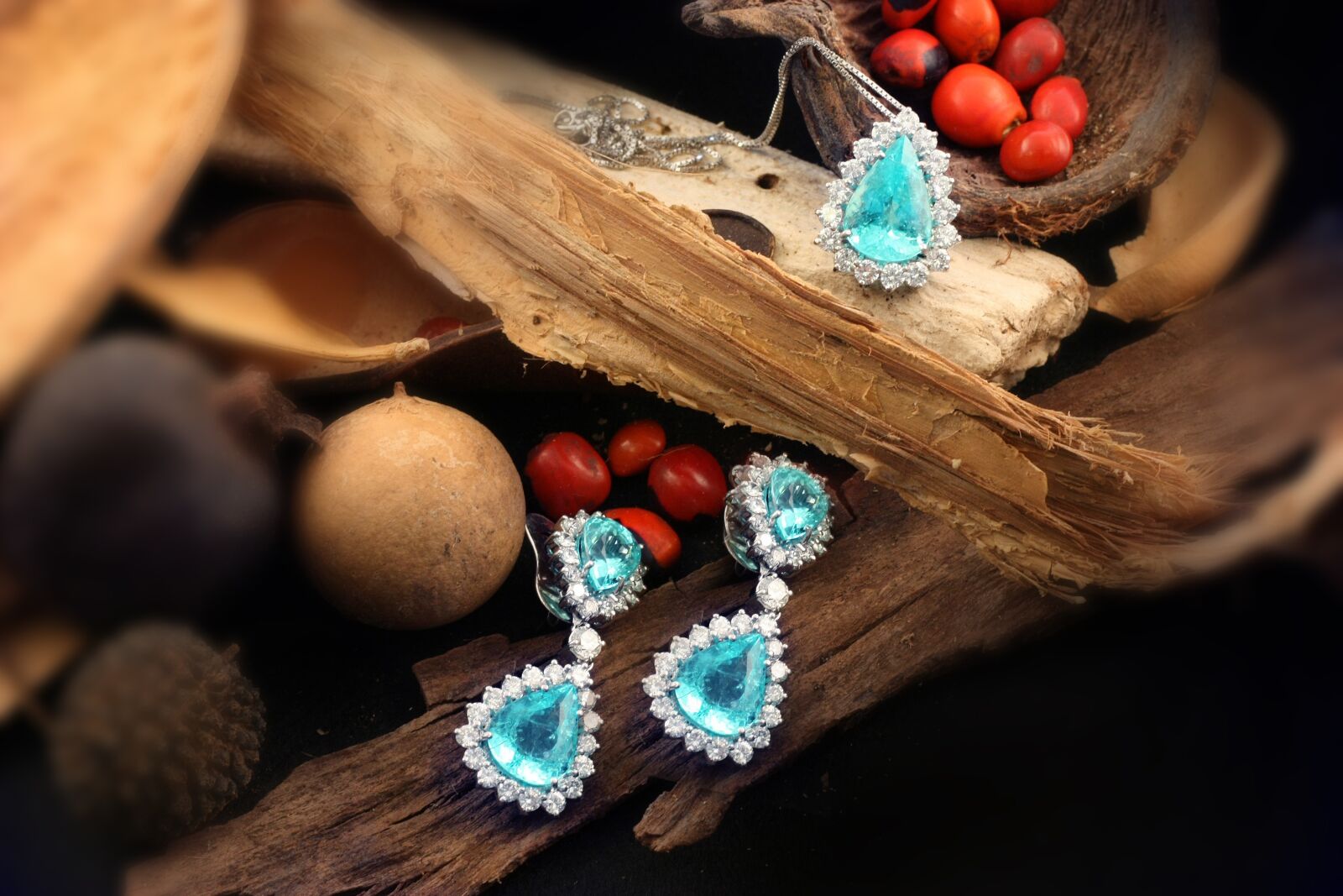 Canon EOS 450D (EOS Rebel XSi / EOS Kiss X2) sample photo. Earring, ring, paraiba tourmaline photography