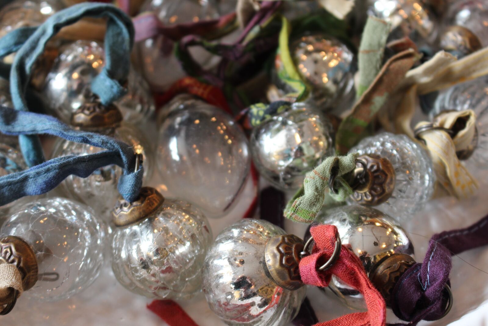 Canon EOS 700D (EOS Rebel T5i / EOS Kiss X7i) sample photo. Baubles, christmas, glass photography