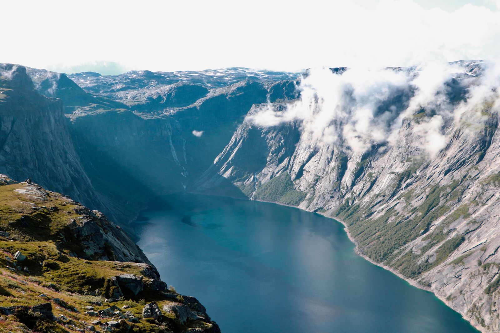 Canon EOS 800D (EOS Rebel T7i / EOS Kiss X9i) sample photo. Norway, fjord, mountain photography