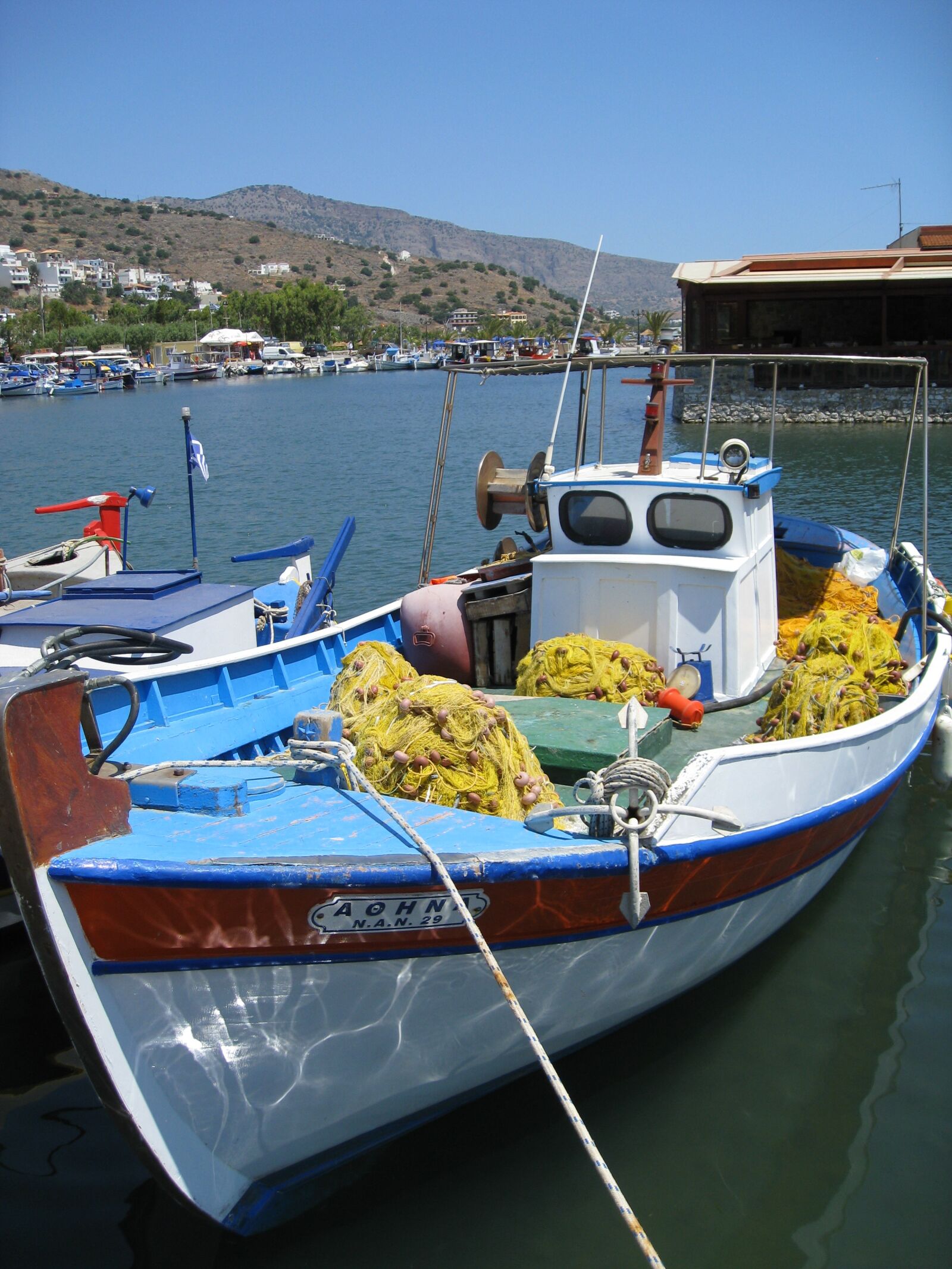 Canon DIGITAL IXUS 950 IS sample photo. Crete, harbour, boats photography